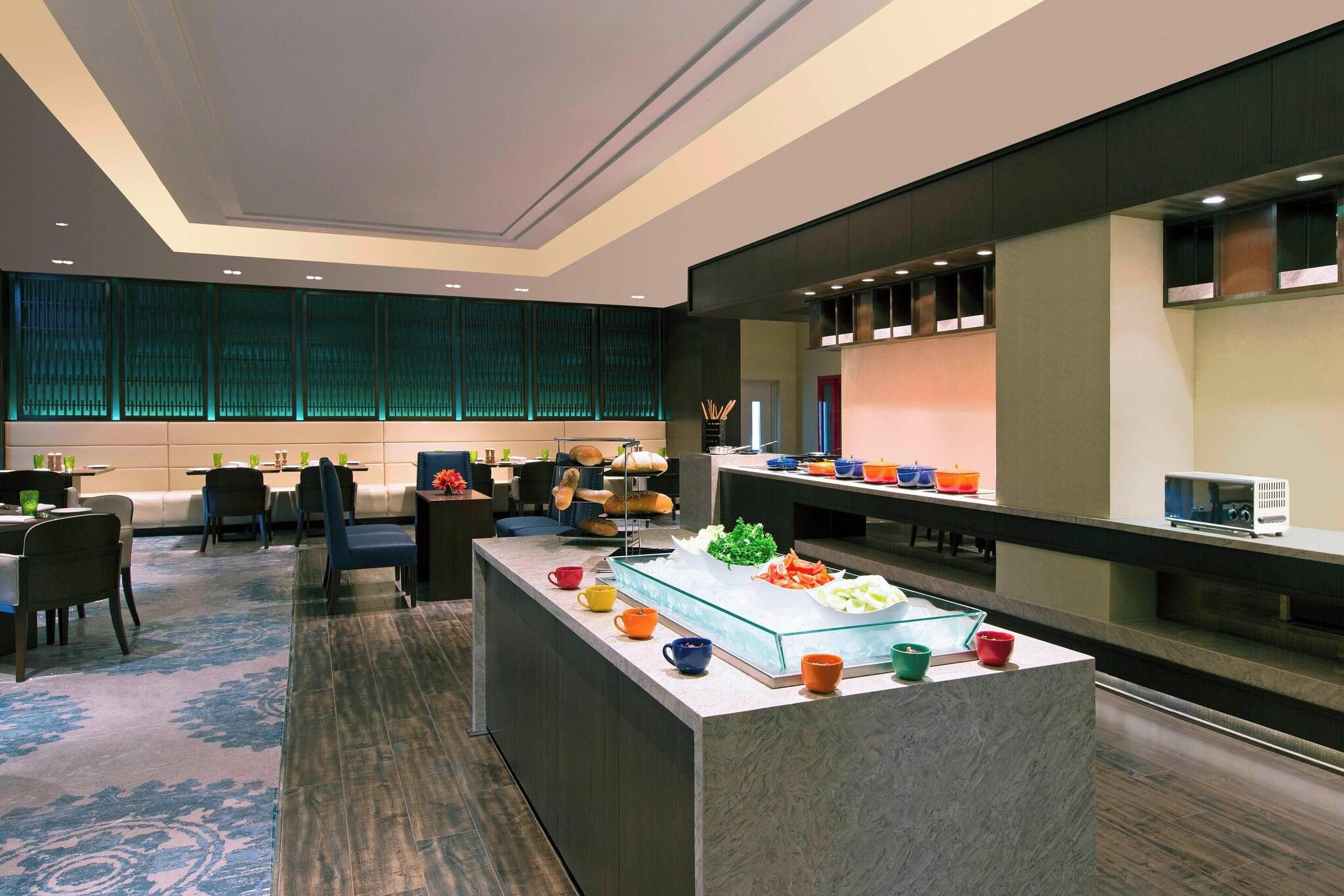 Double Club King Bed