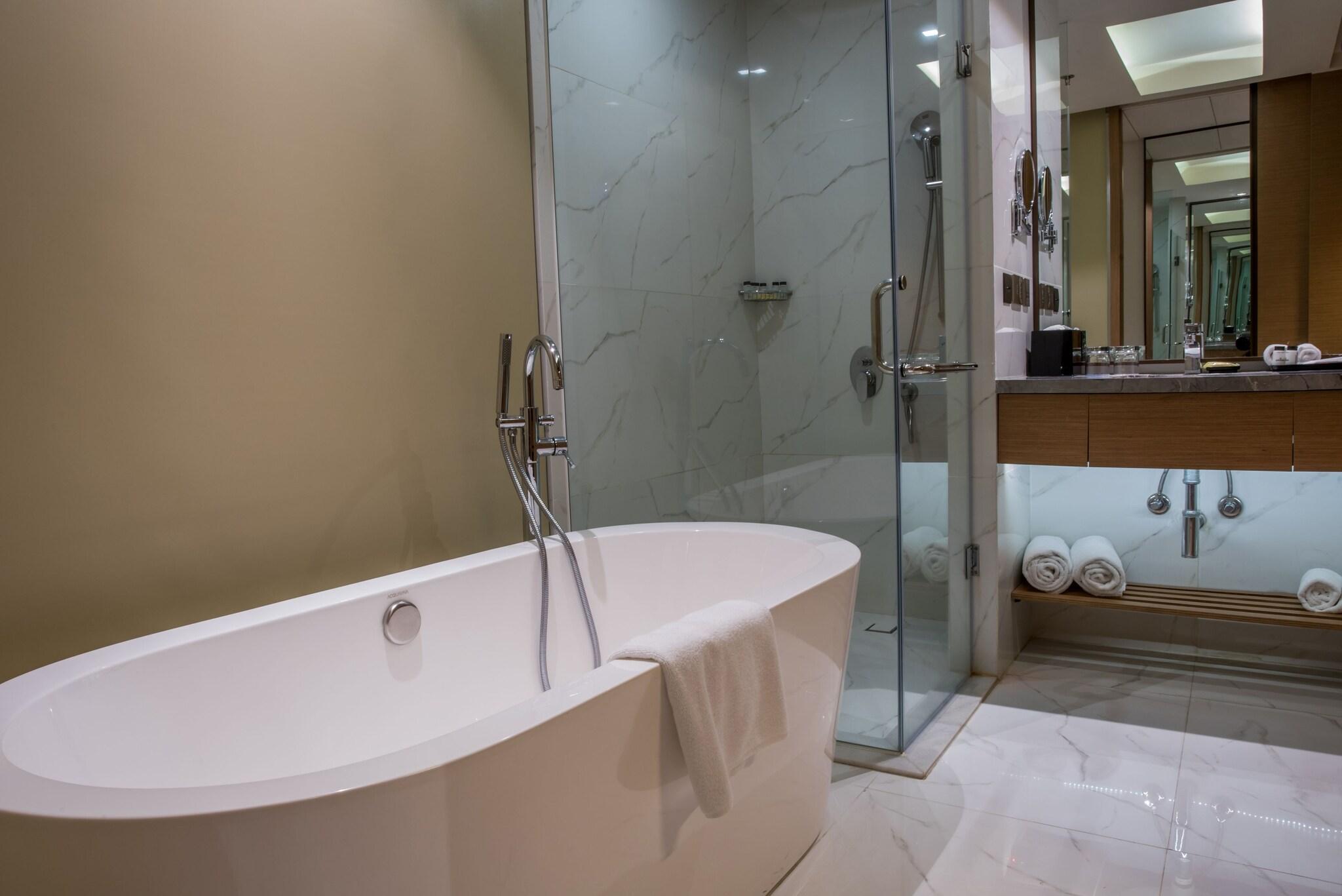 Double Club King Bed