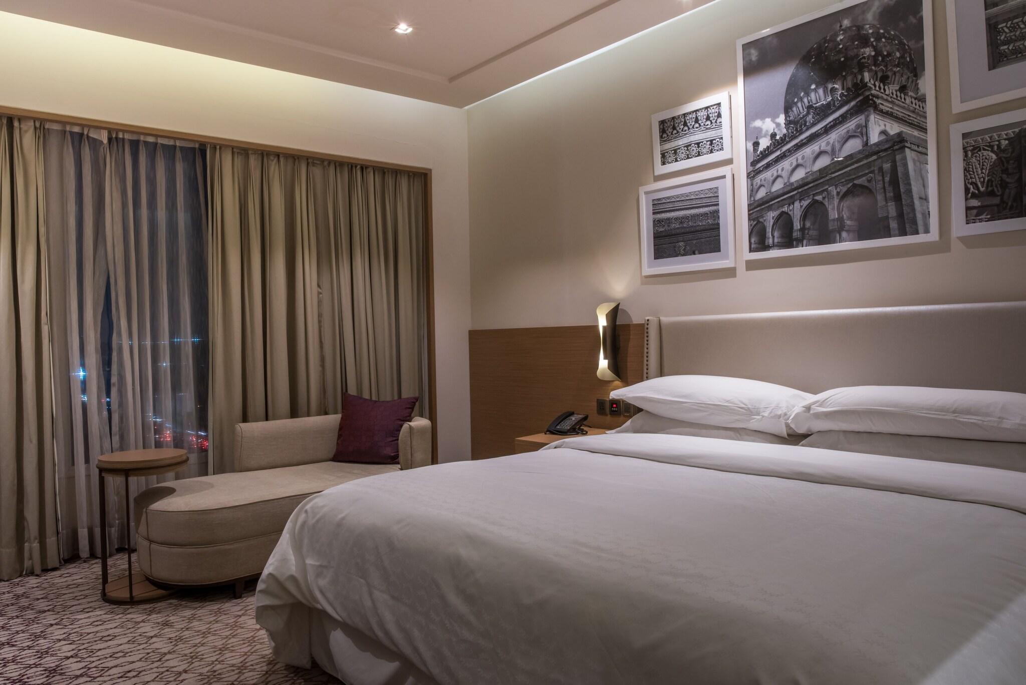 Double Club King Bed