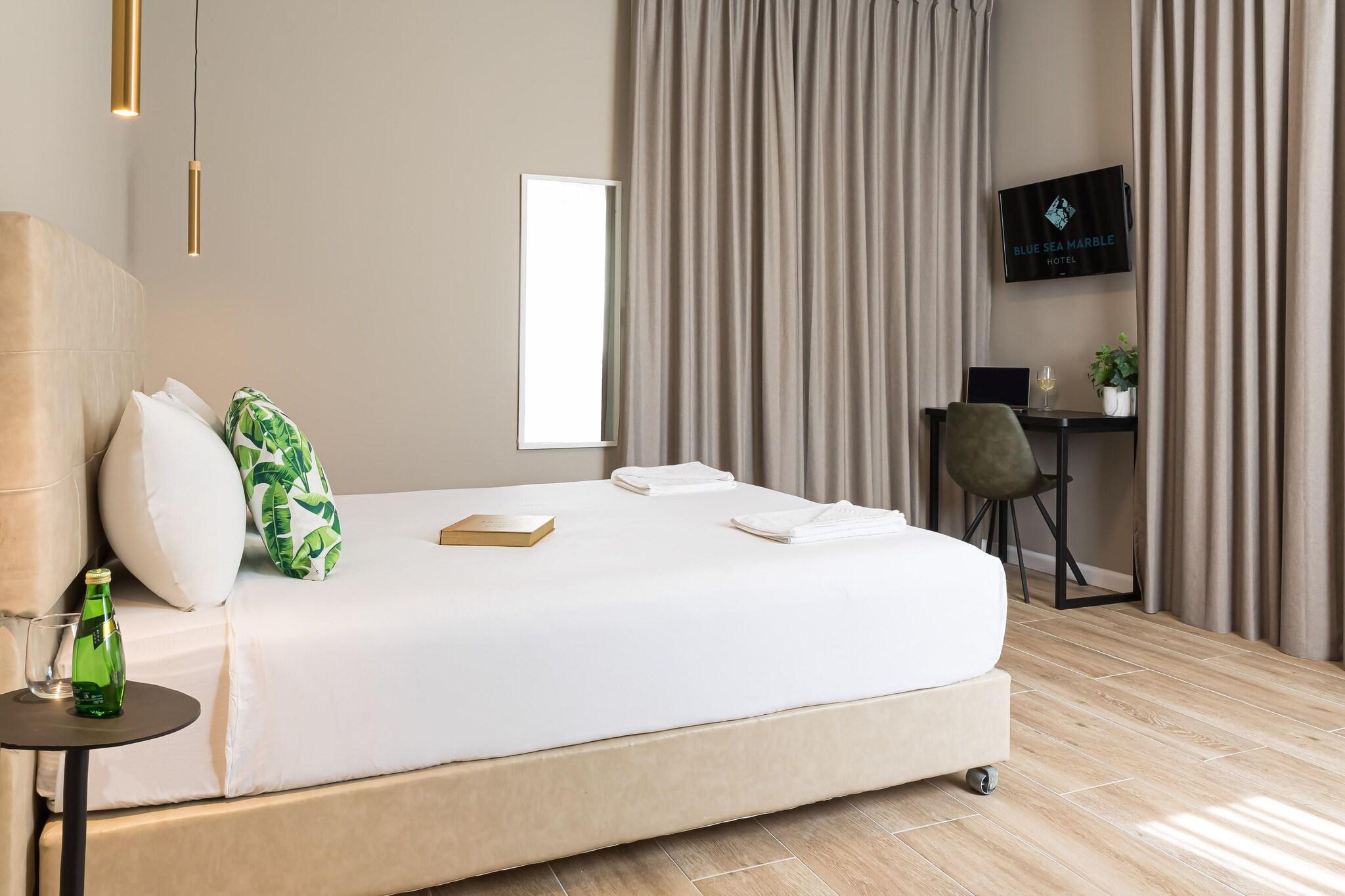 Double Superior Queen Bed