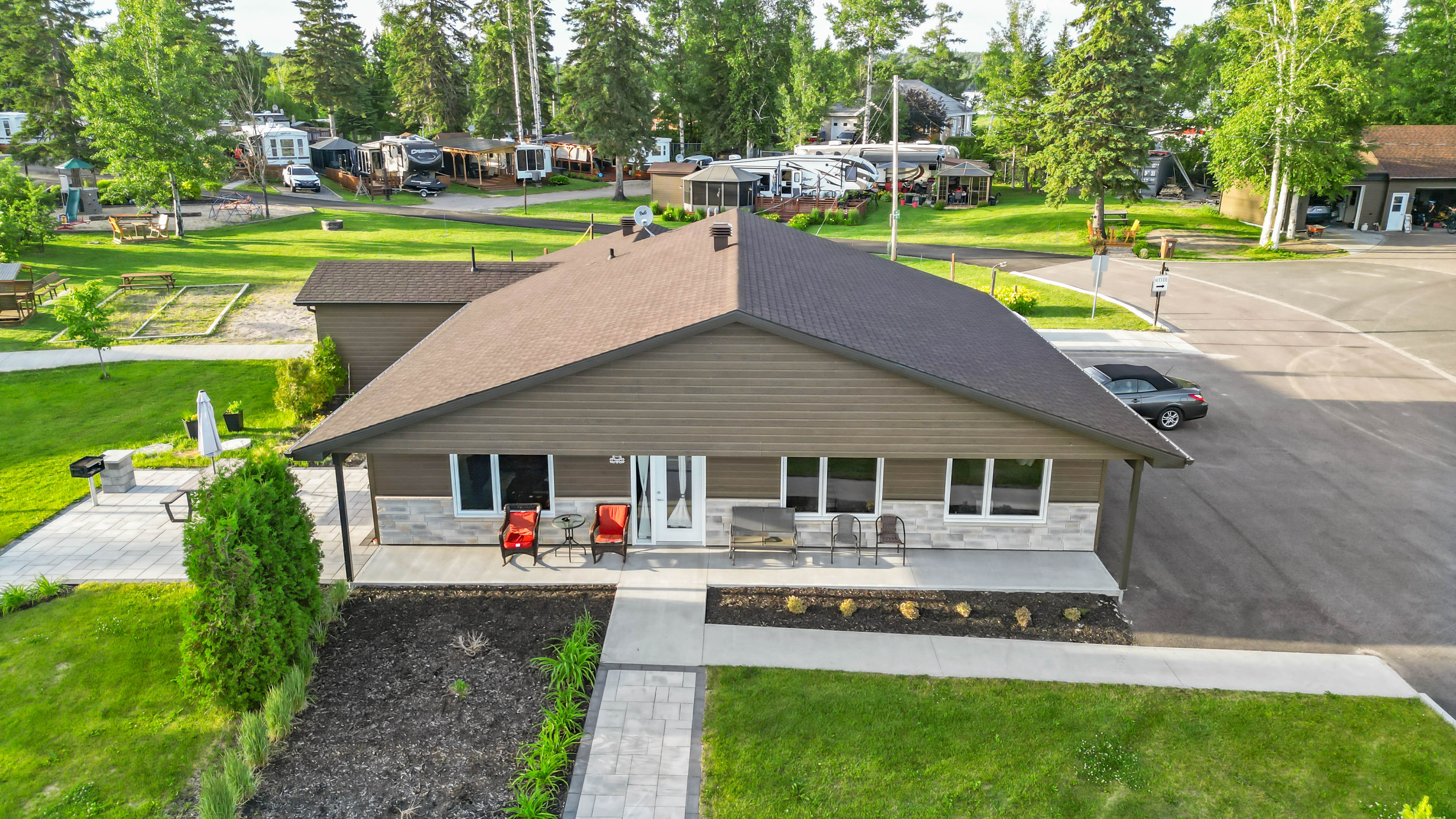 Chalet Three Bedrooms One Bathroom