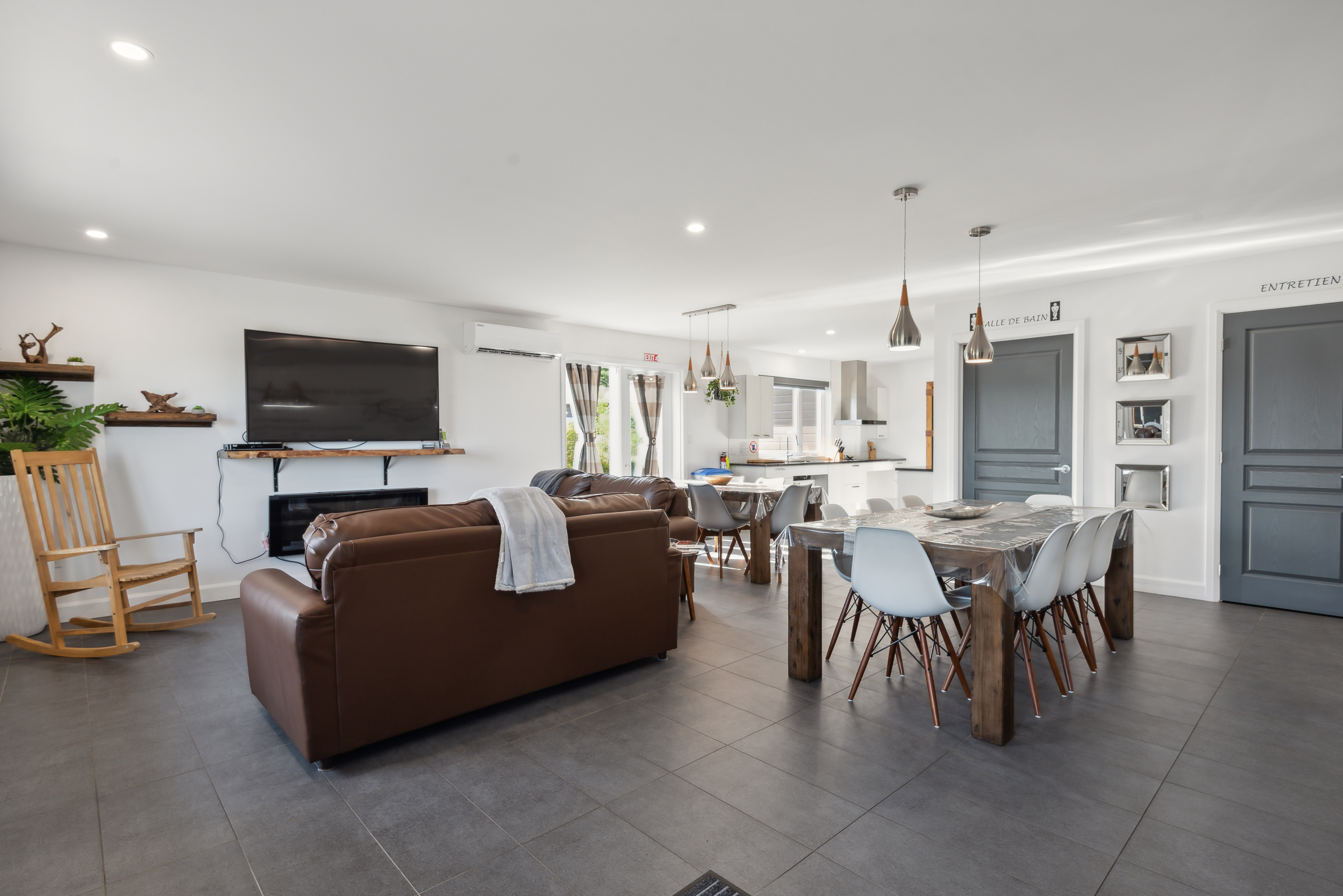 Chalet Three Bedrooms One Bathroom