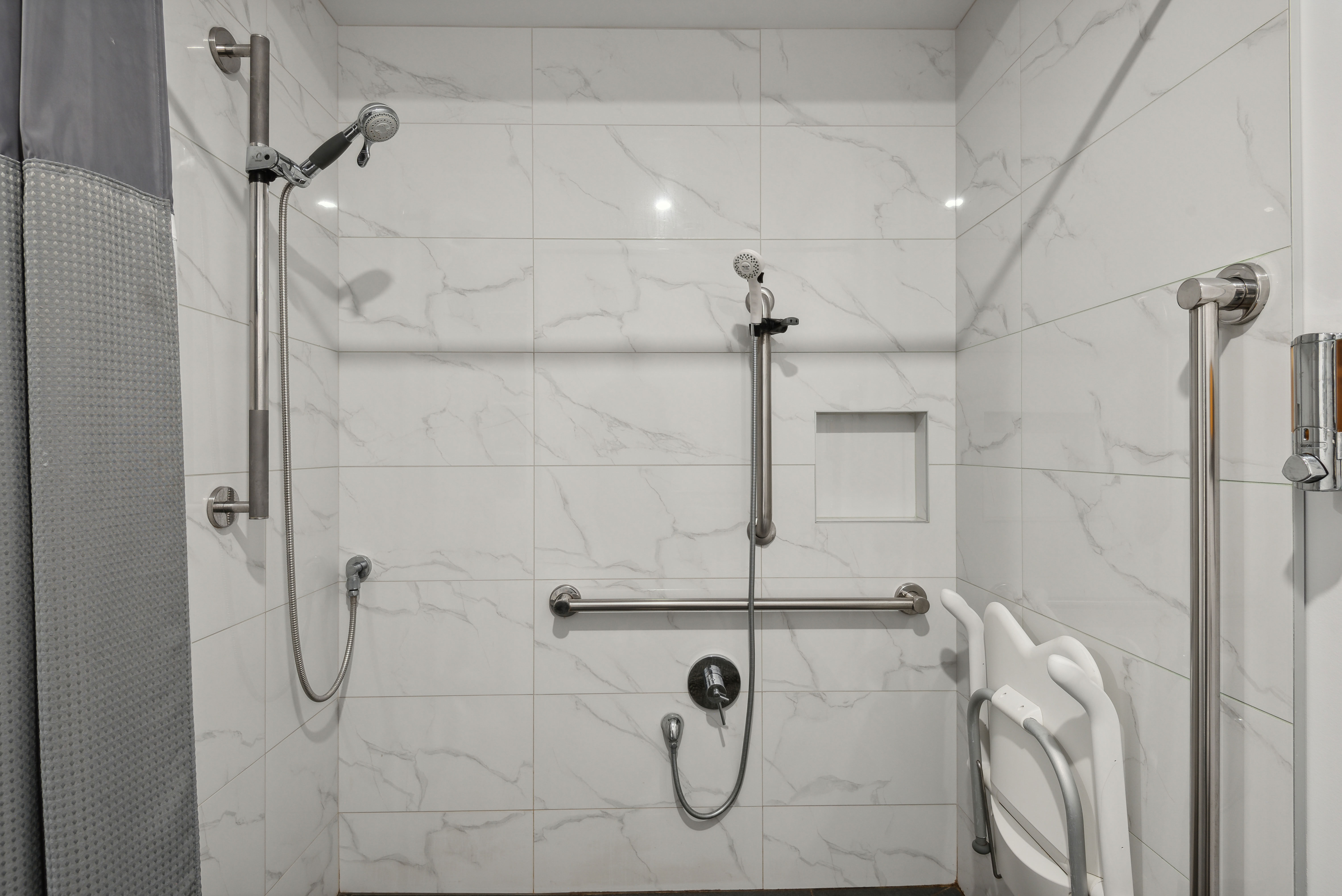 Chalet Three Bedrooms One Bathroom