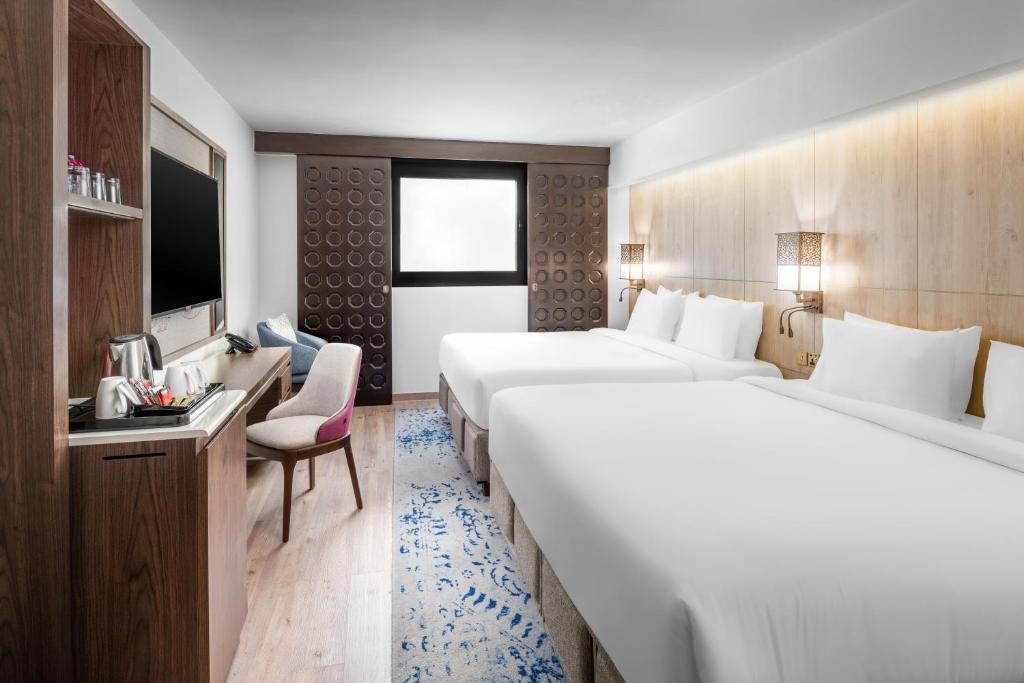 Double King Bed One Bedroom 