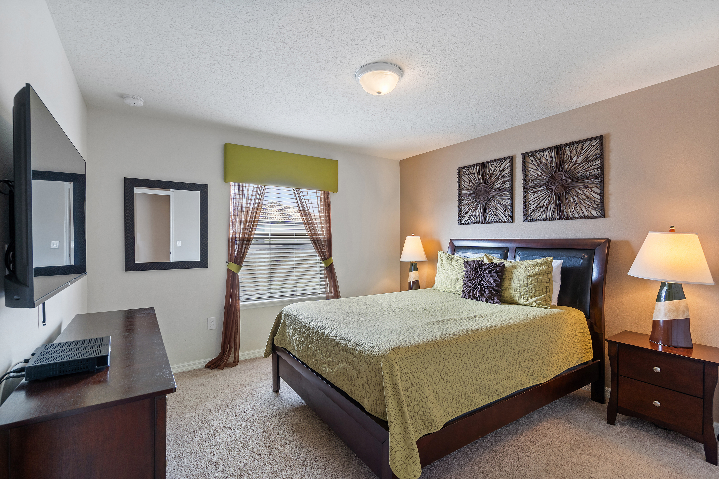 Home Five Bedrooms with Private Pool