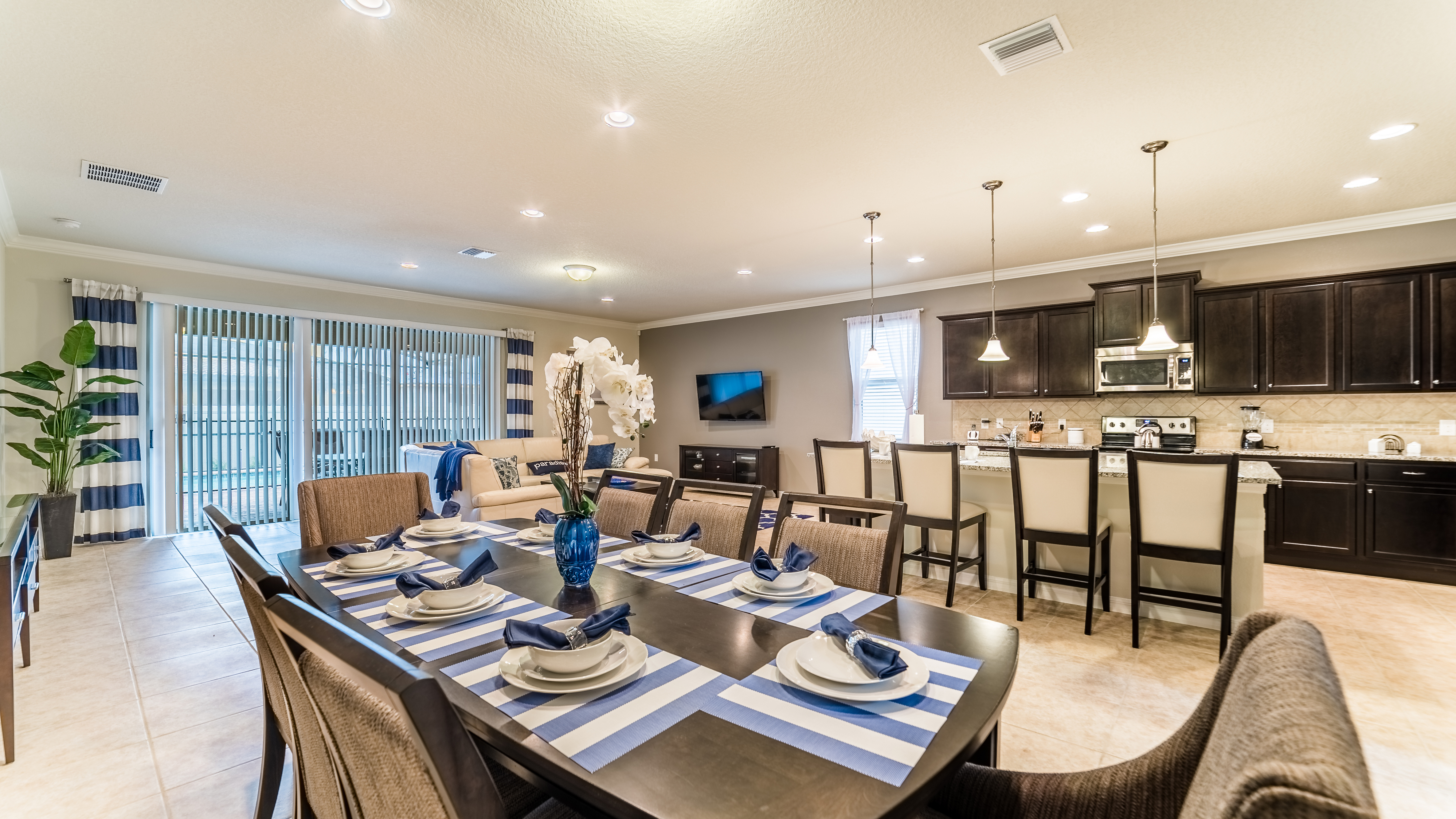 Home Eight Bedrooms with Private Pool