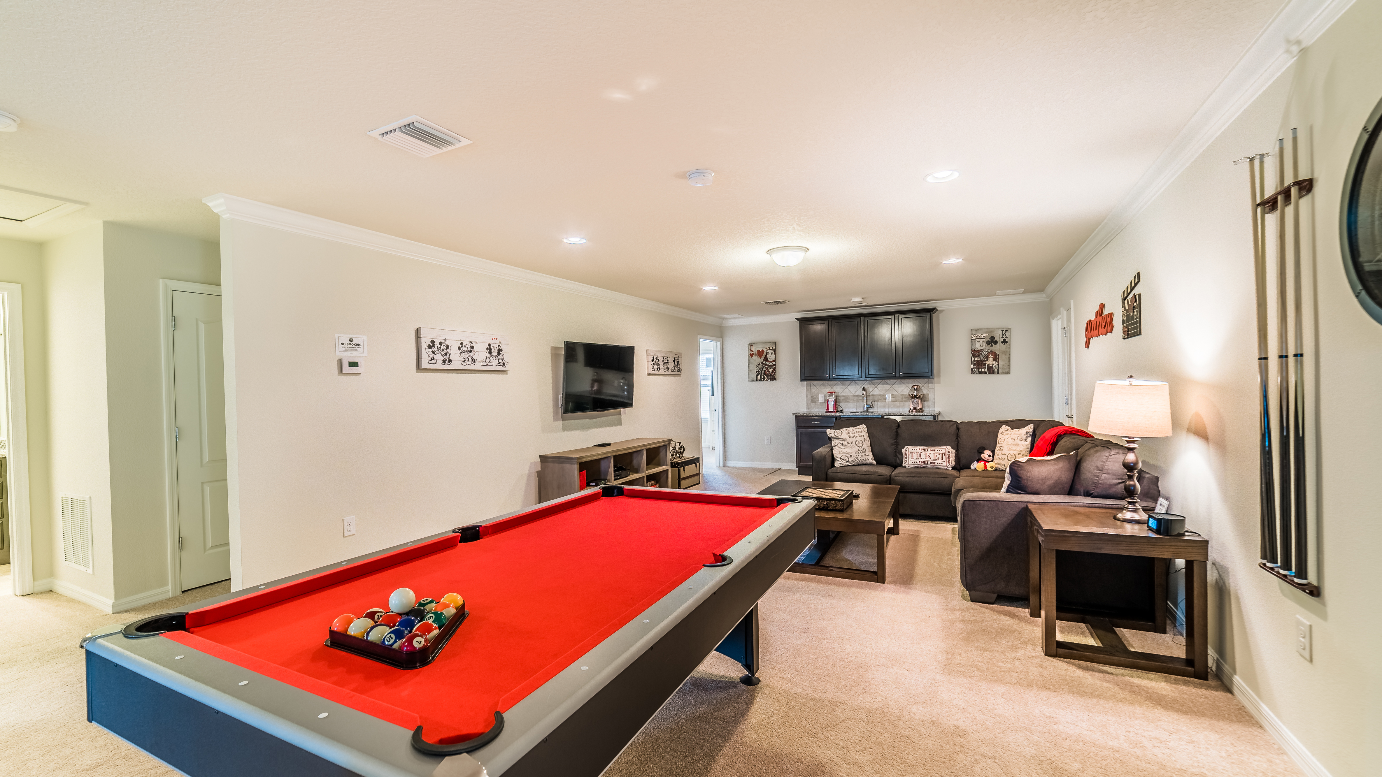 Home Eight Bedrooms with Private Pool