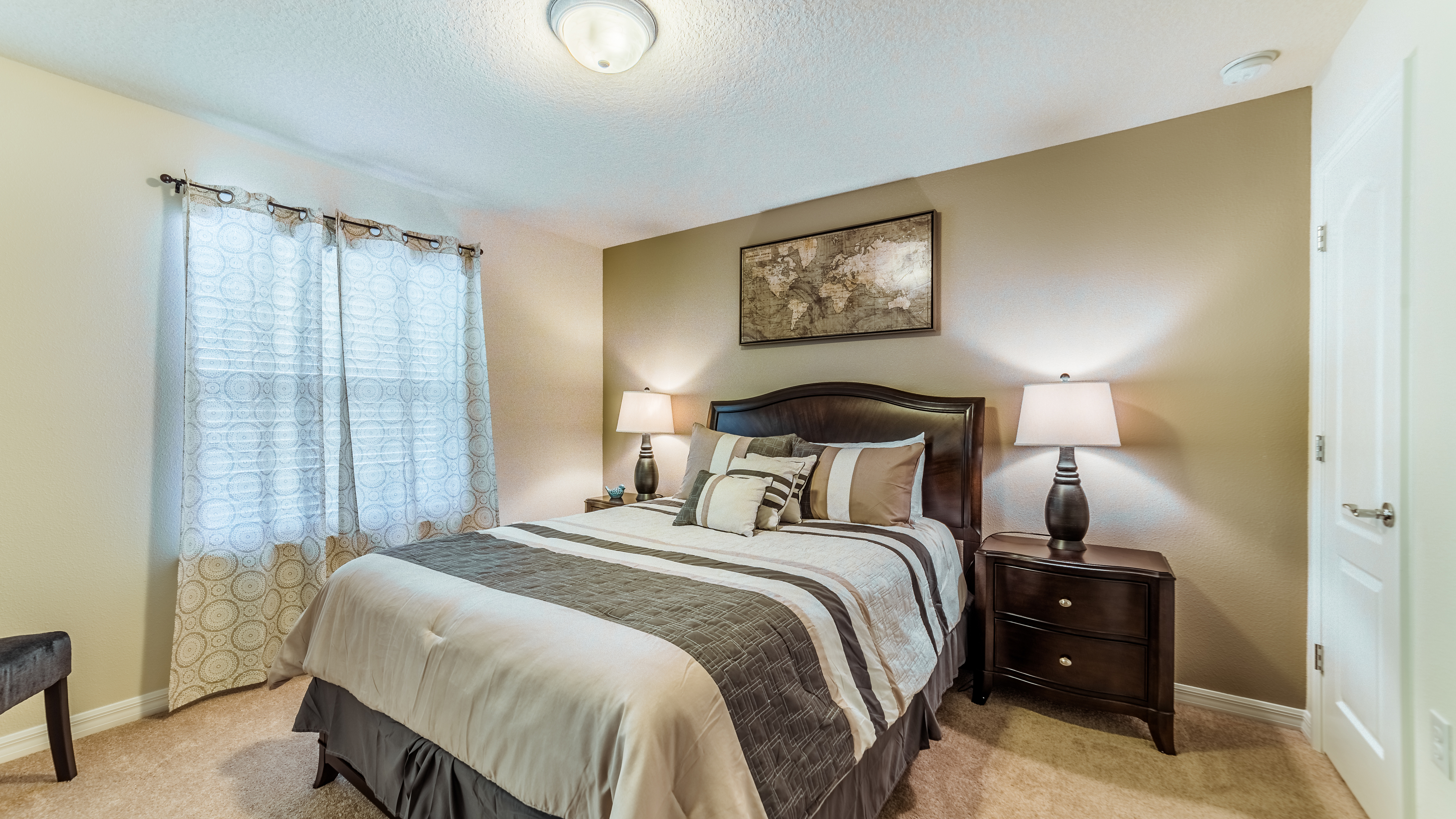 Home Eight Bedrooms with Private Pool