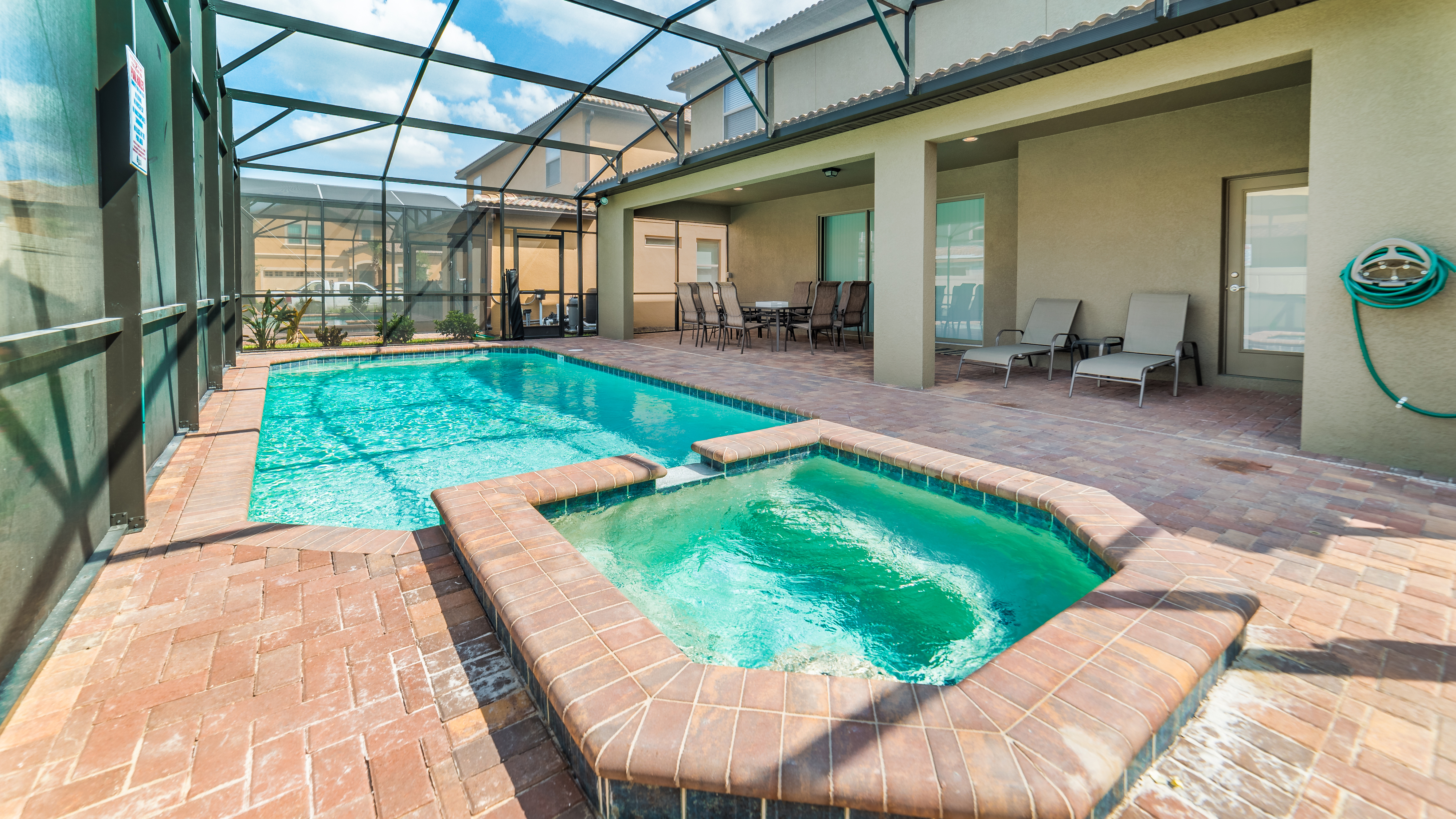 Home Eight Bedrooms with Private Pool