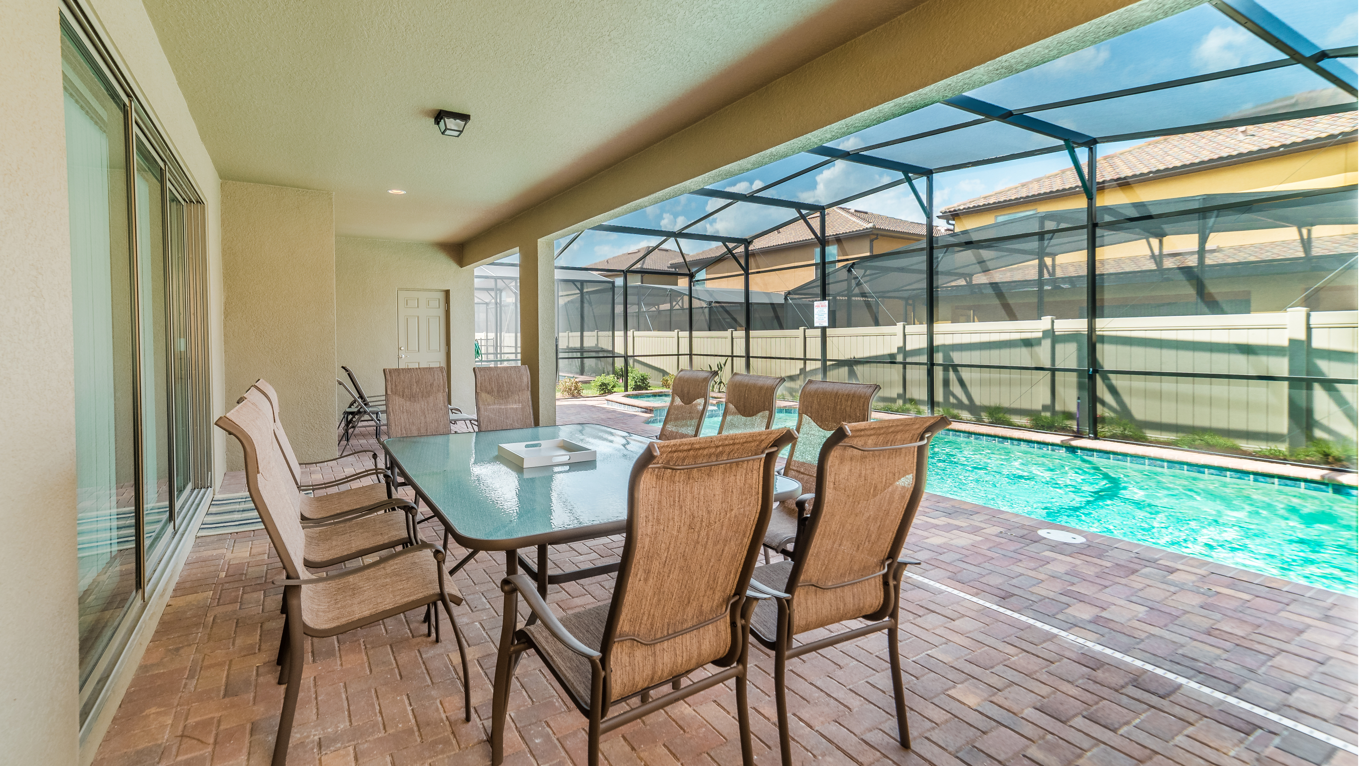 Home Eight Bedrooms with Private Pool