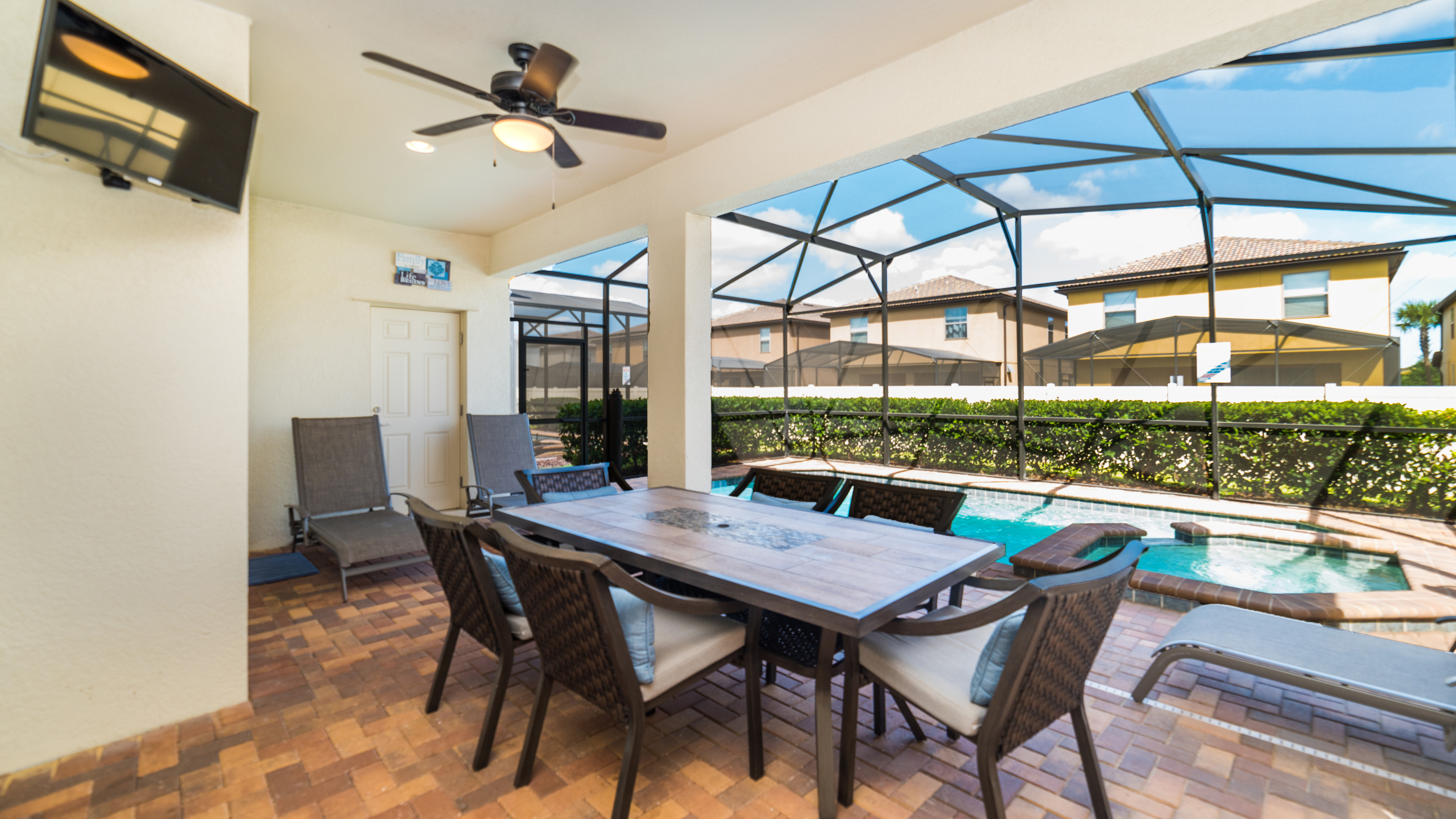 Home Seven Bedrooms with Private Pool