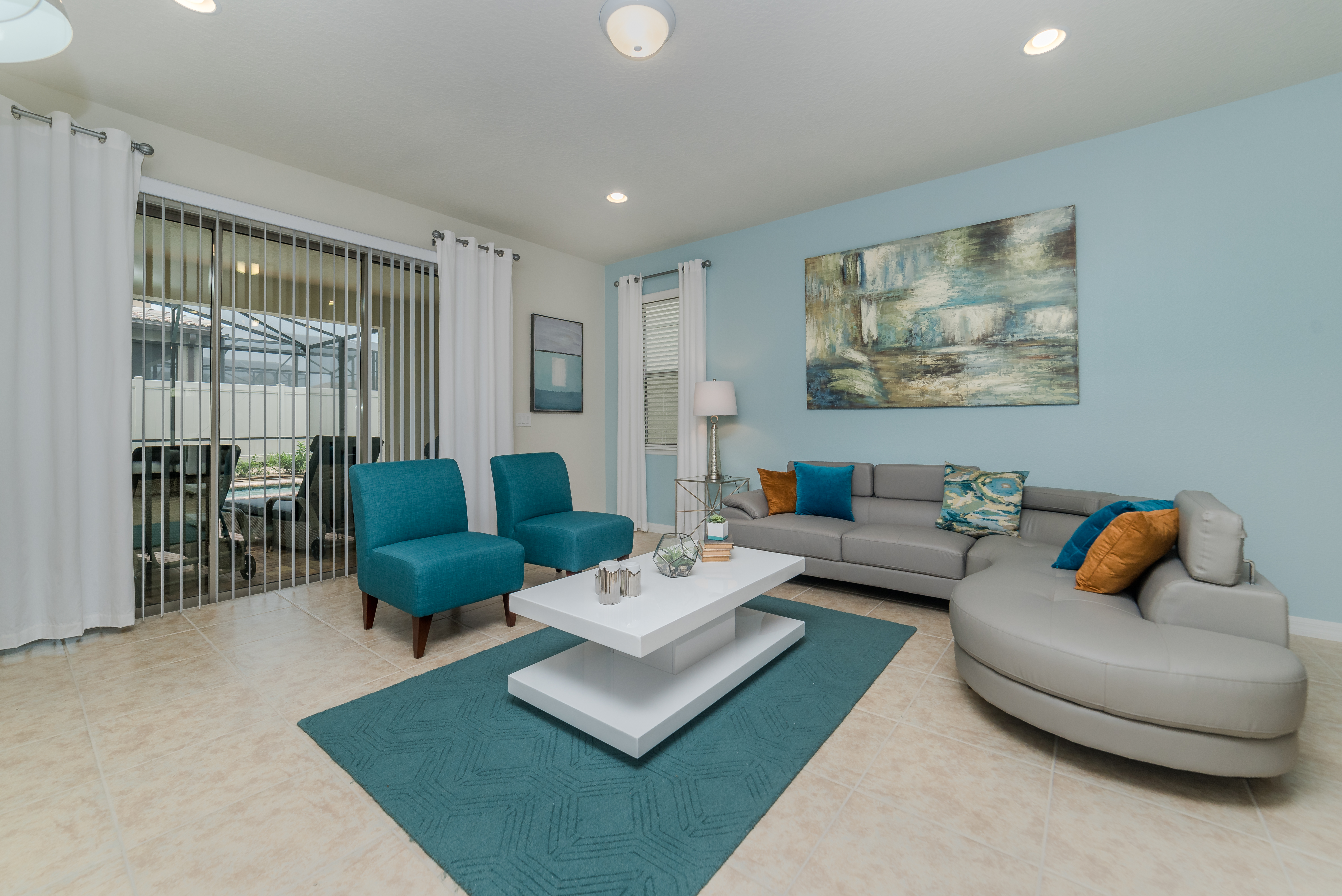 Home Six Bedrooms with Private Pool