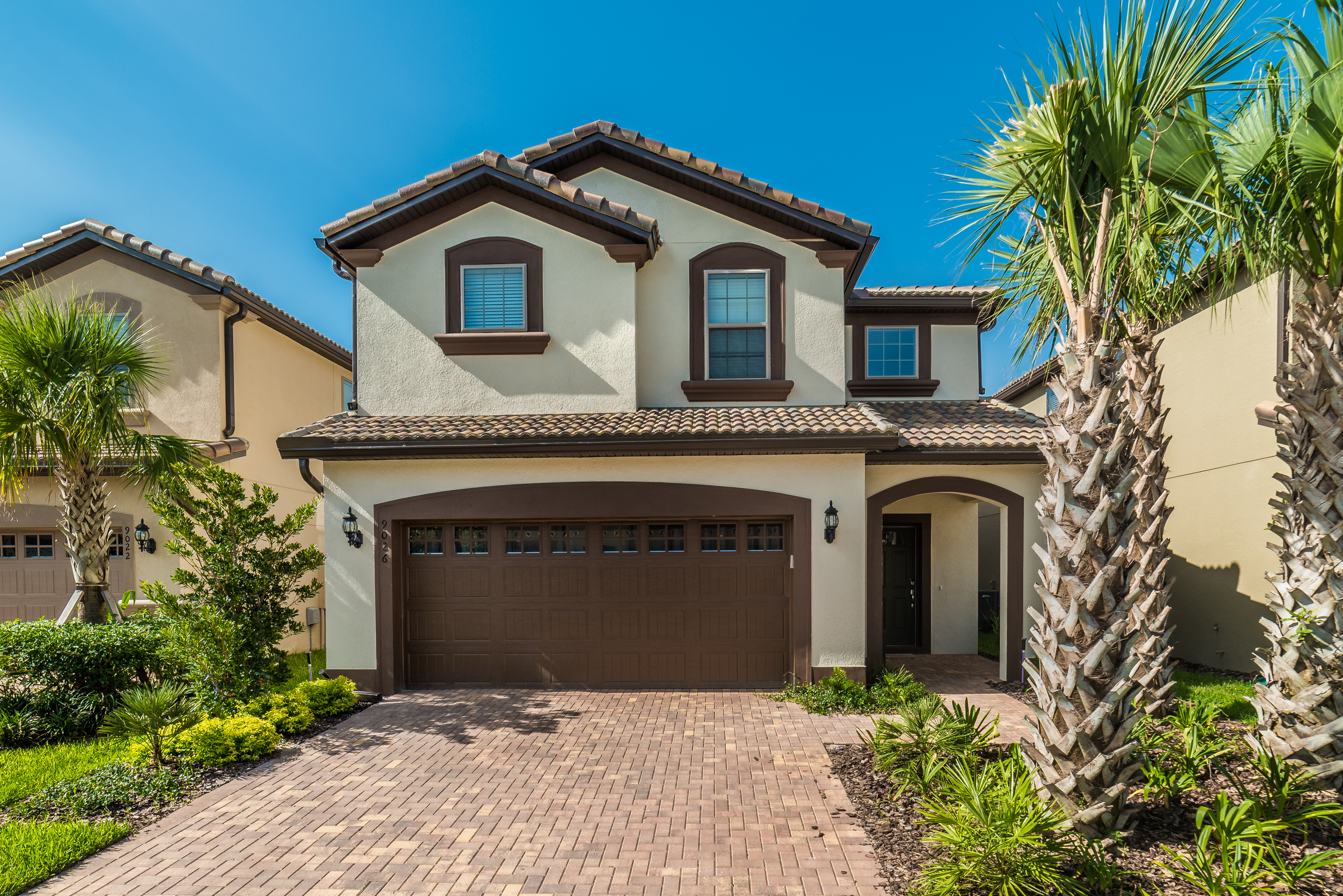 Home Six Bedrooms with Private Pool