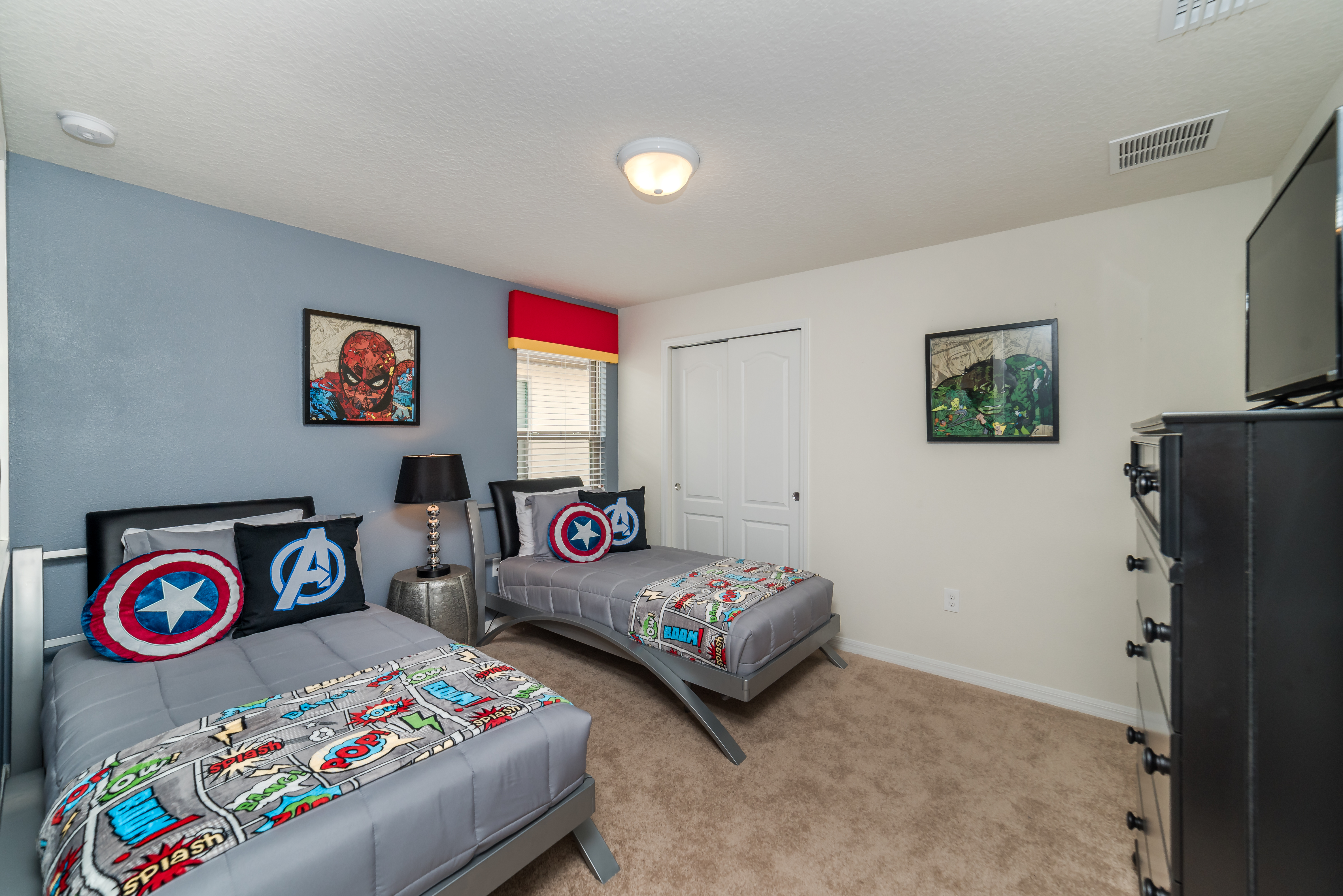 Home Six Bedrooms with Private Pool