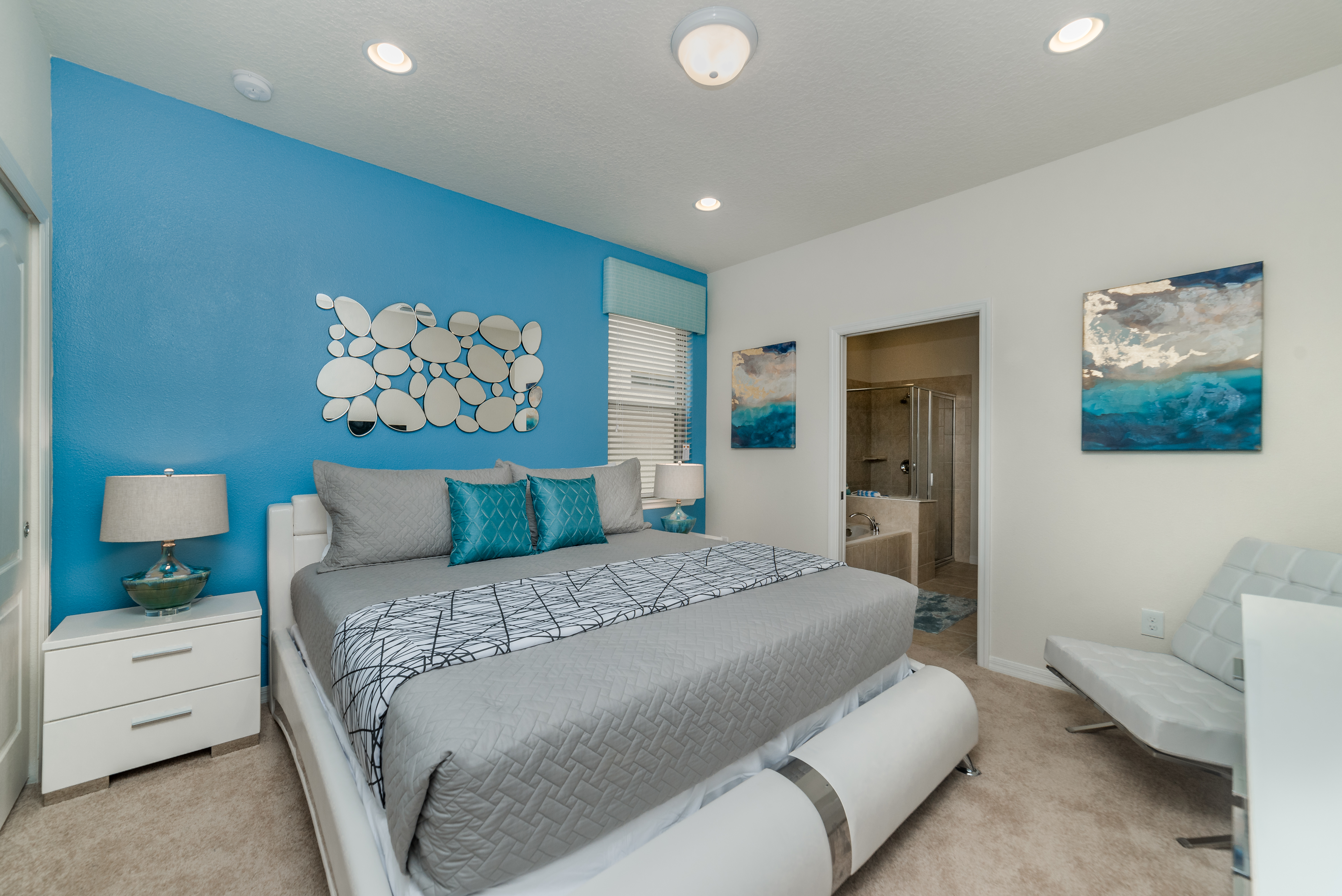 Home Six Bedrooms with Private Pool