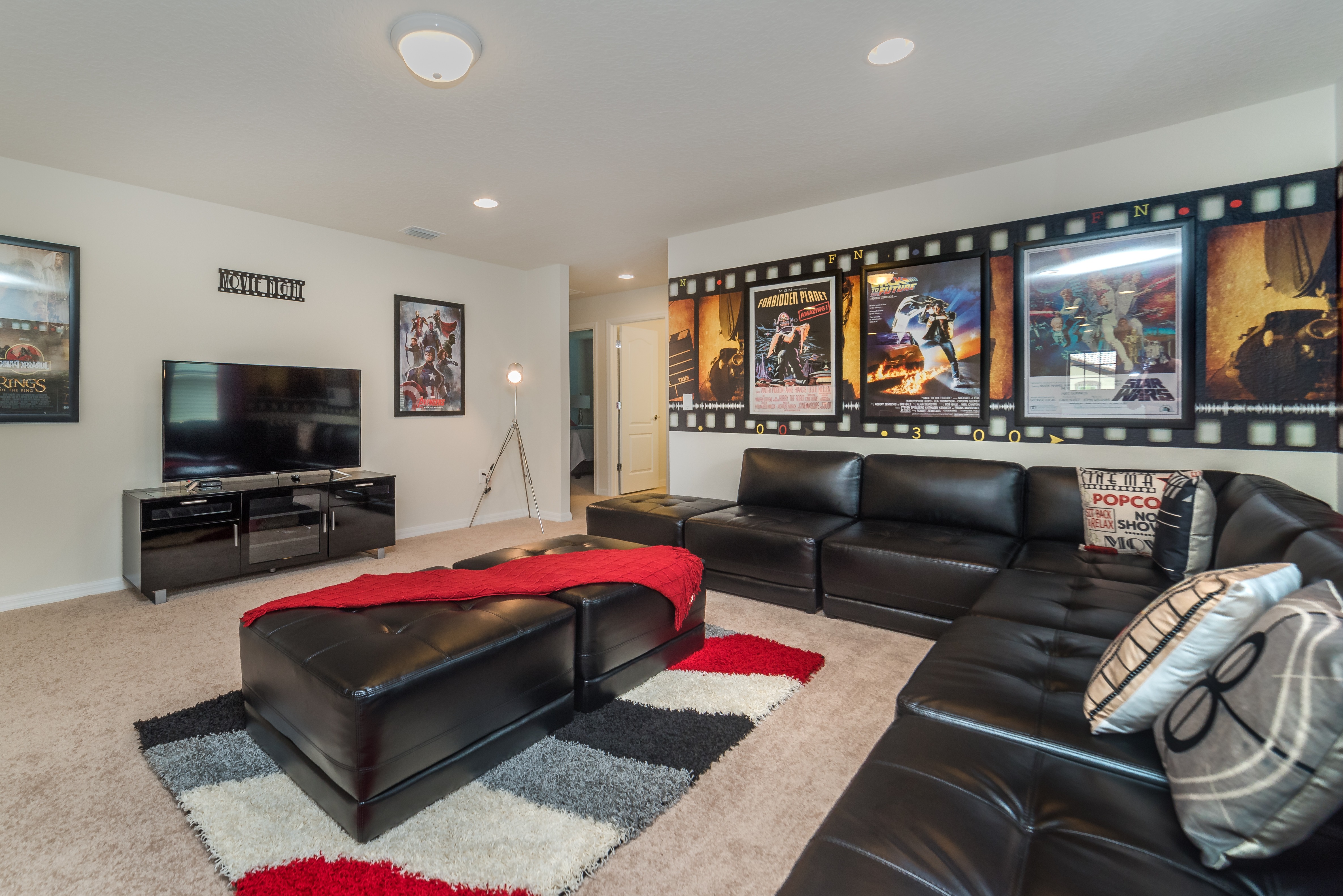 Home Six Bedrooms with Private Pool