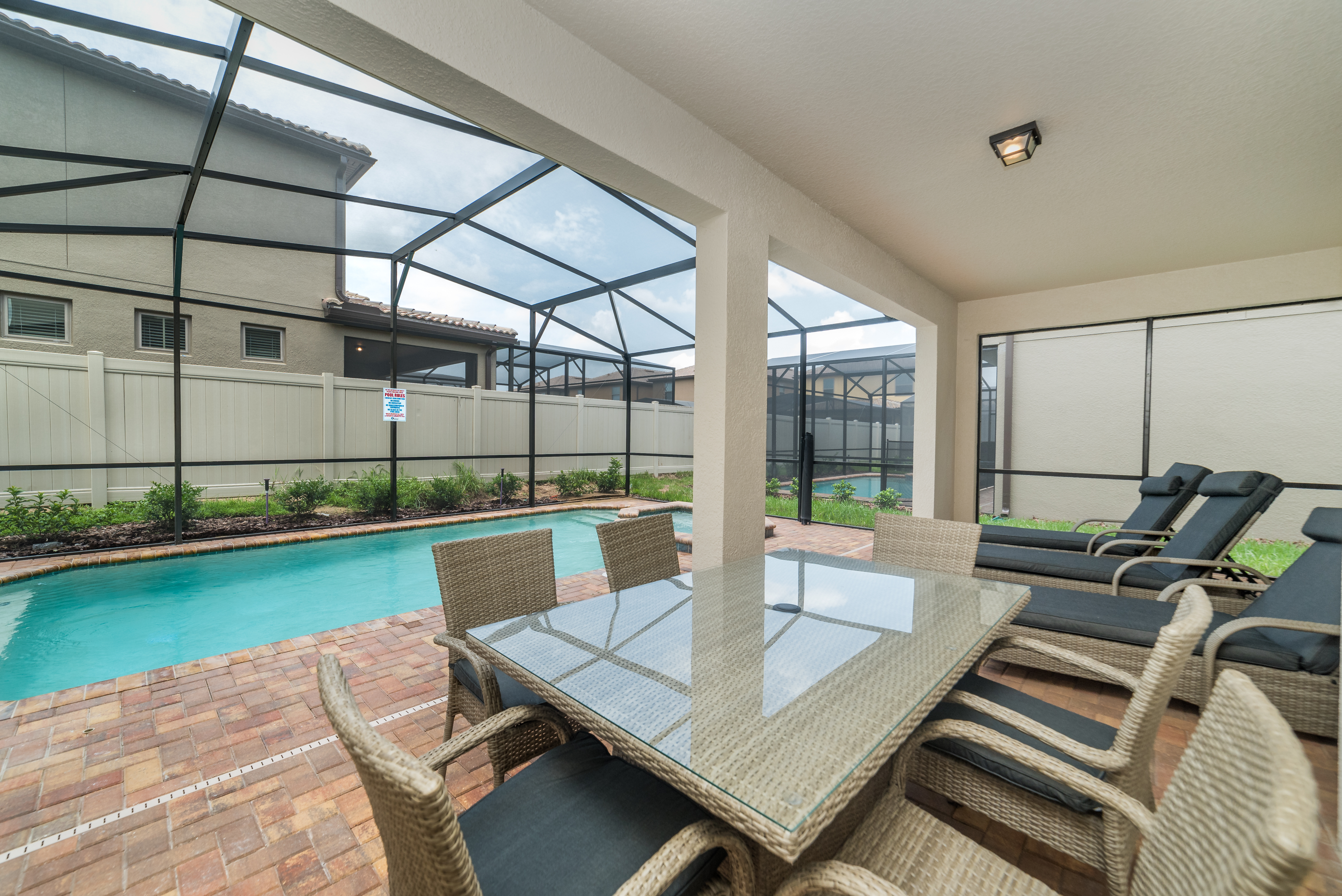 Home Six Bedrooms with Private Pool