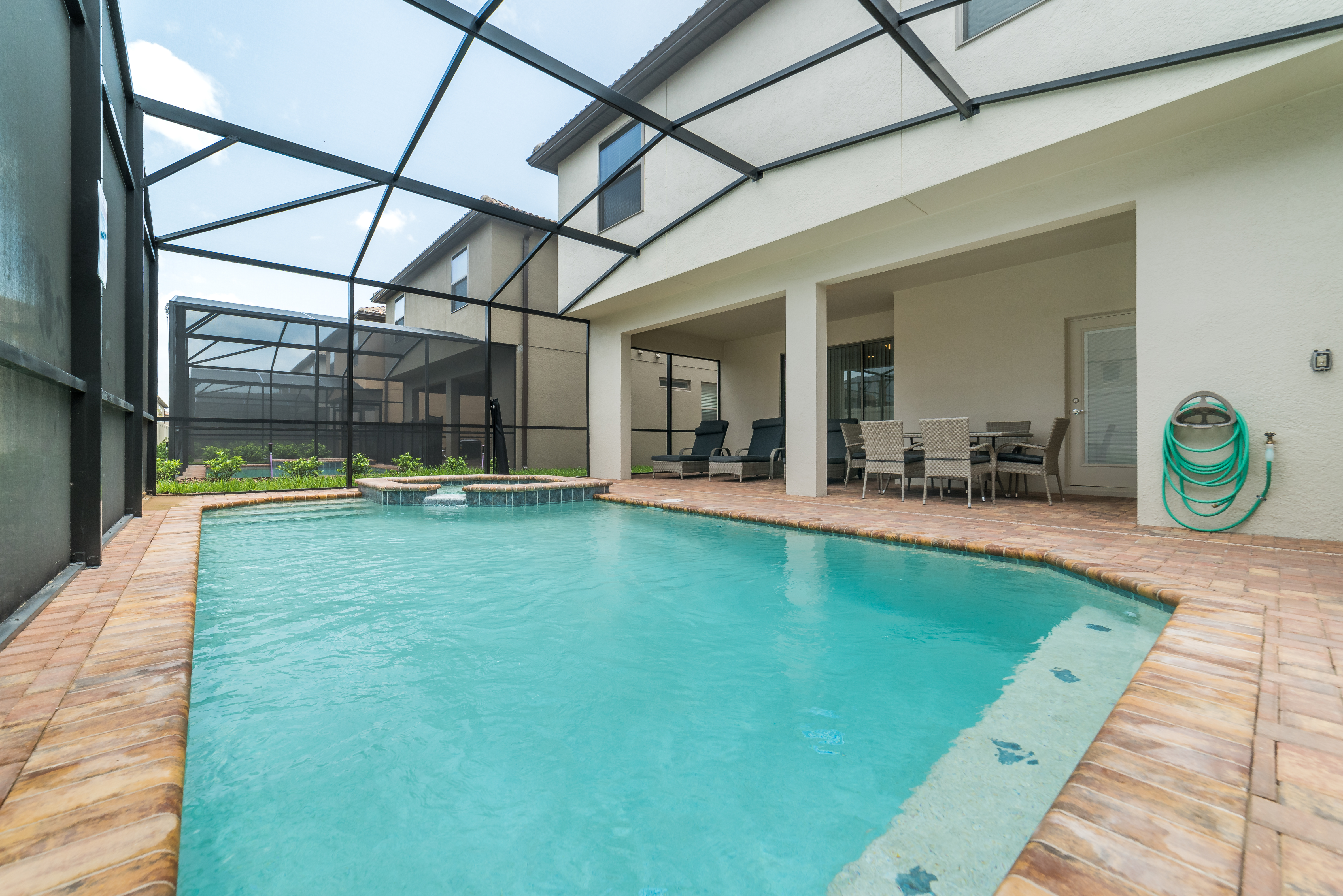 Home Six Bedrooms with Private Pool