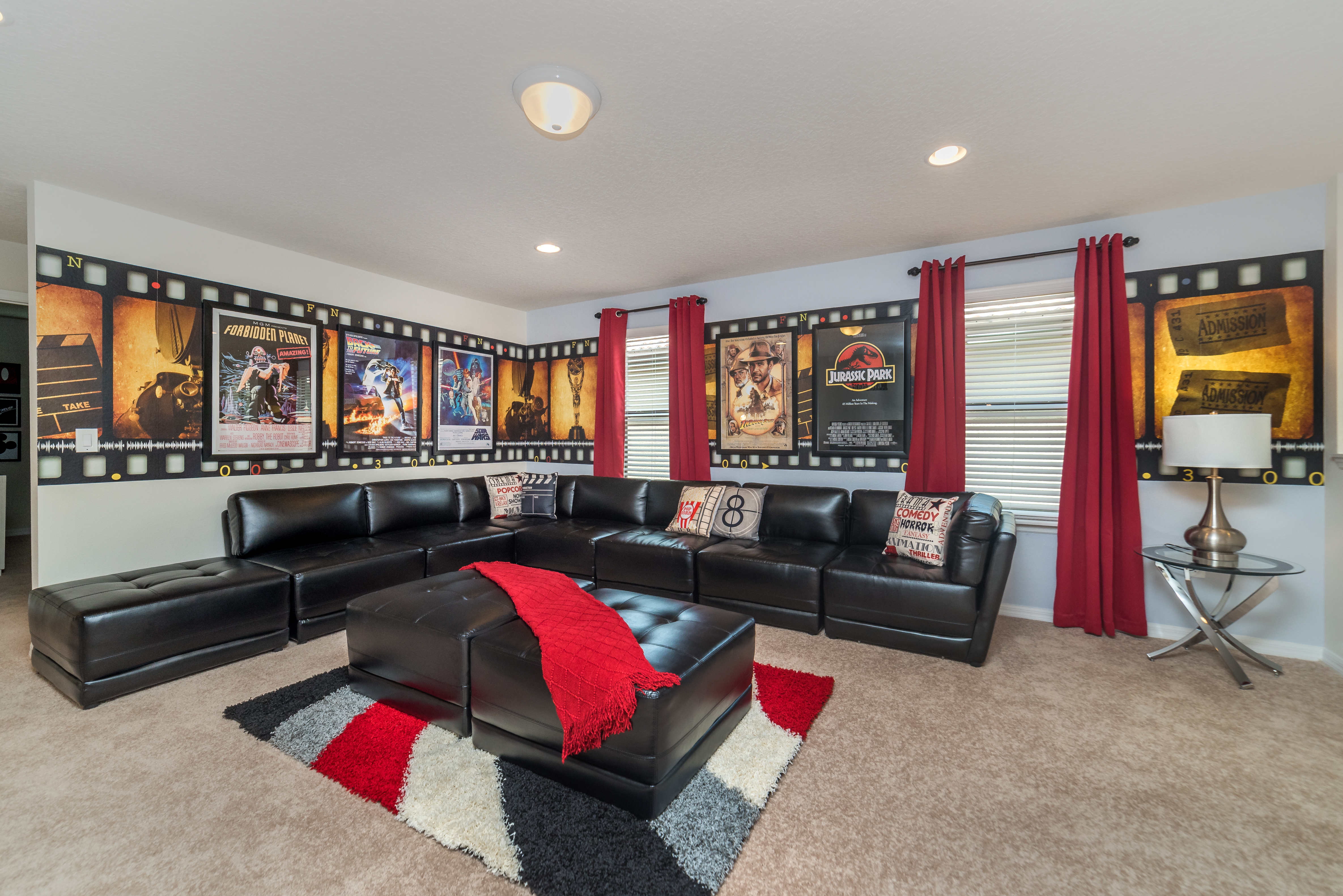 Home Six Bedrooms with Private Pool