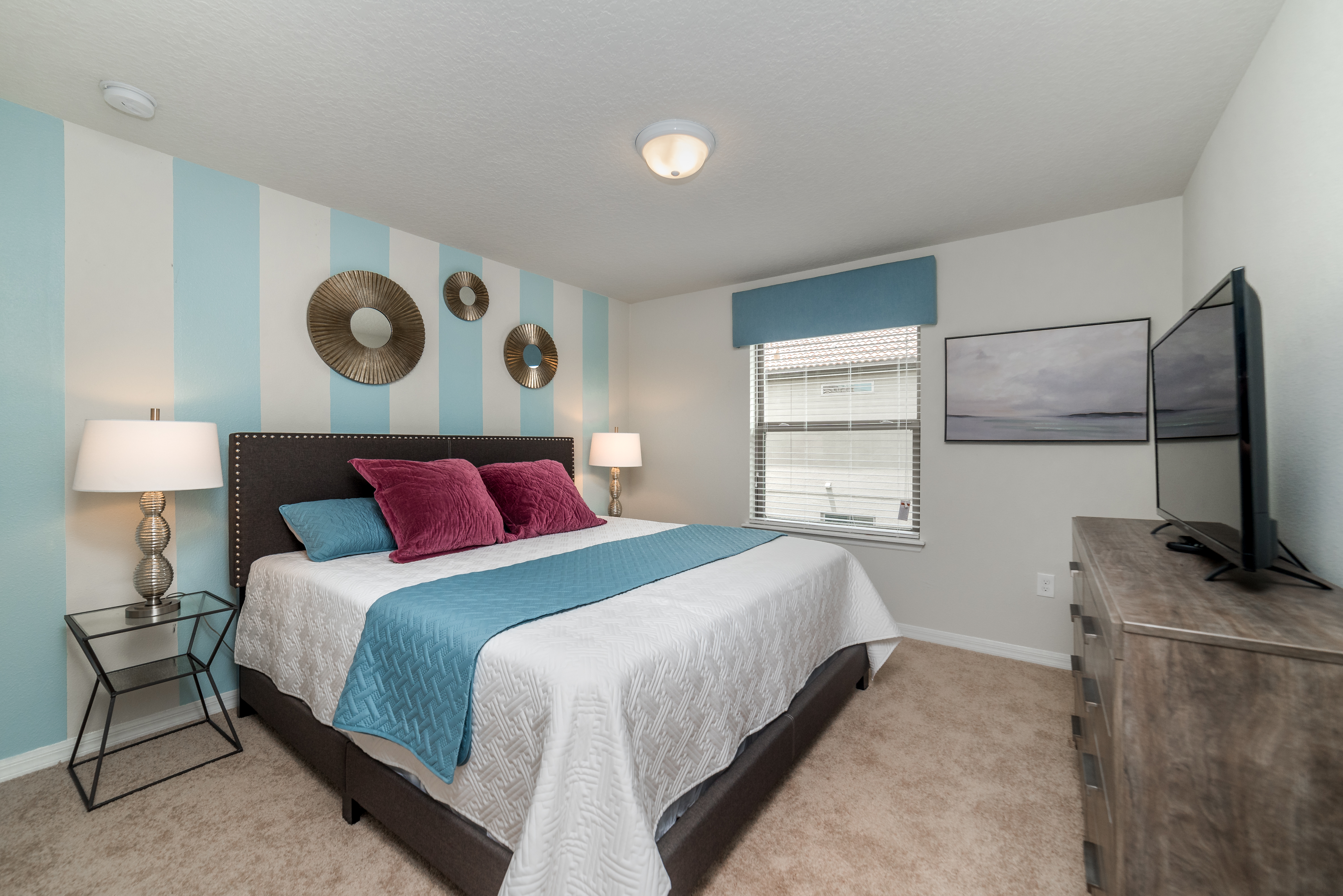 Home Six Bedrooms with Private Pool