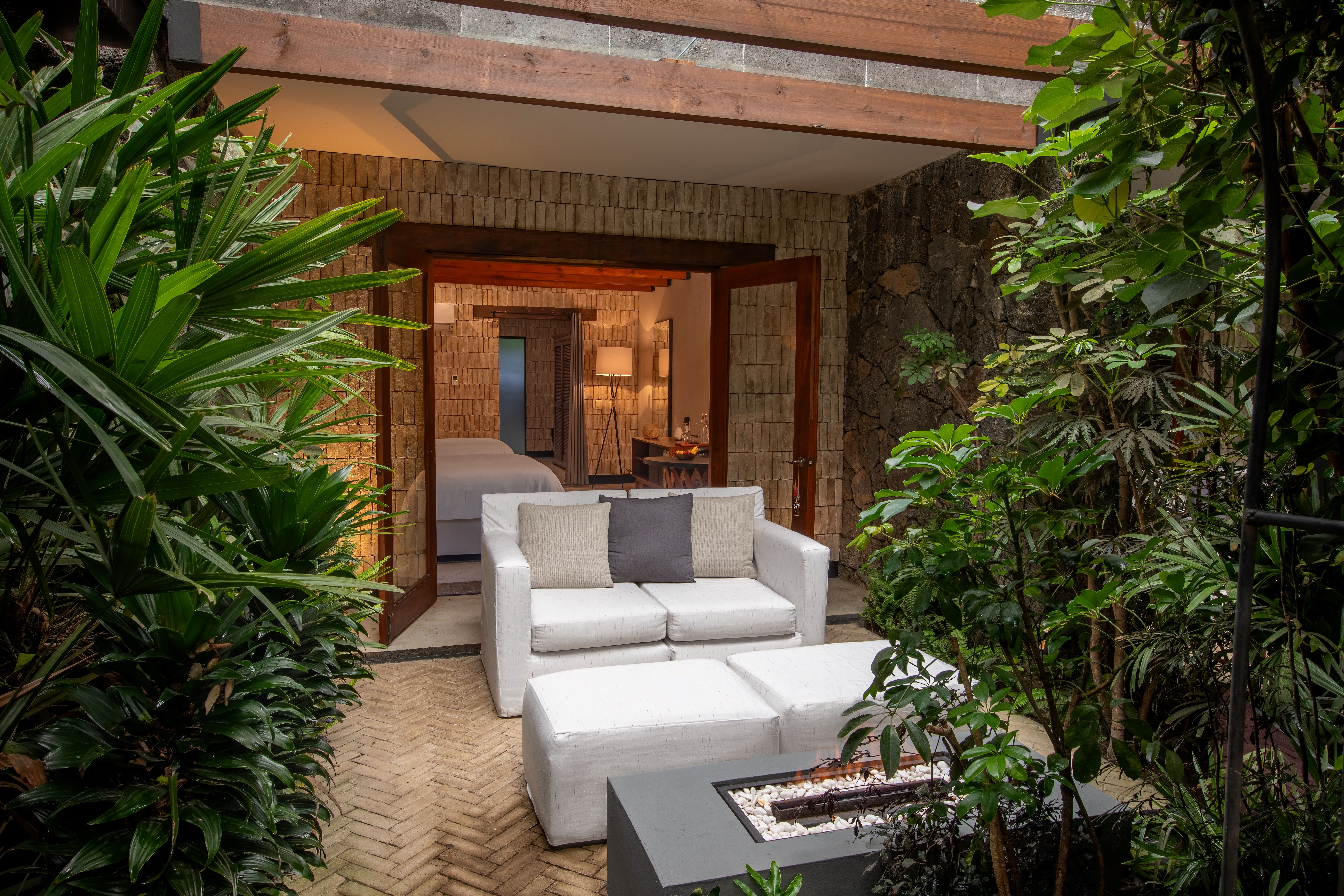 Double Premium Queen Bed