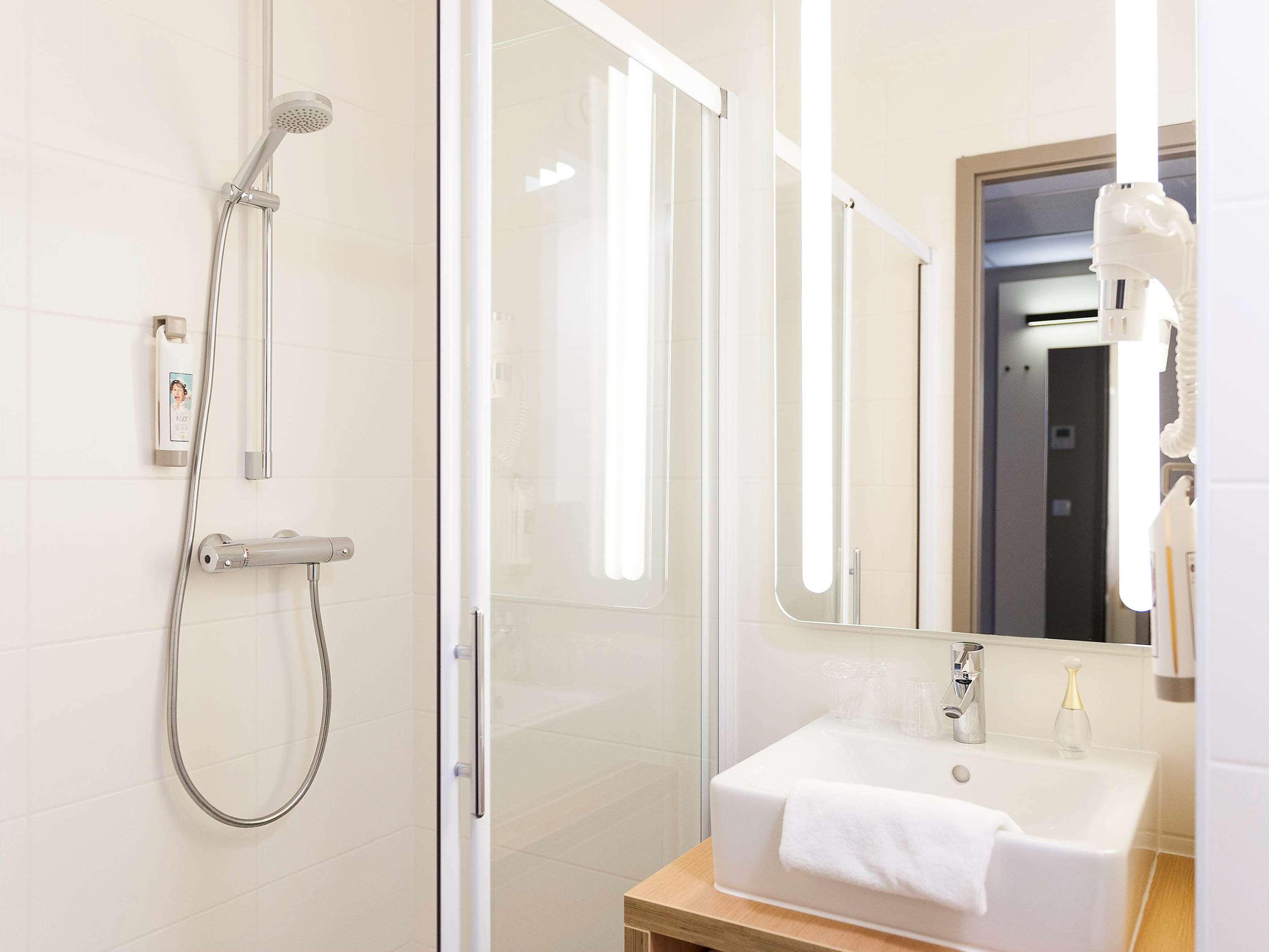 Double or Twin with Double Bed