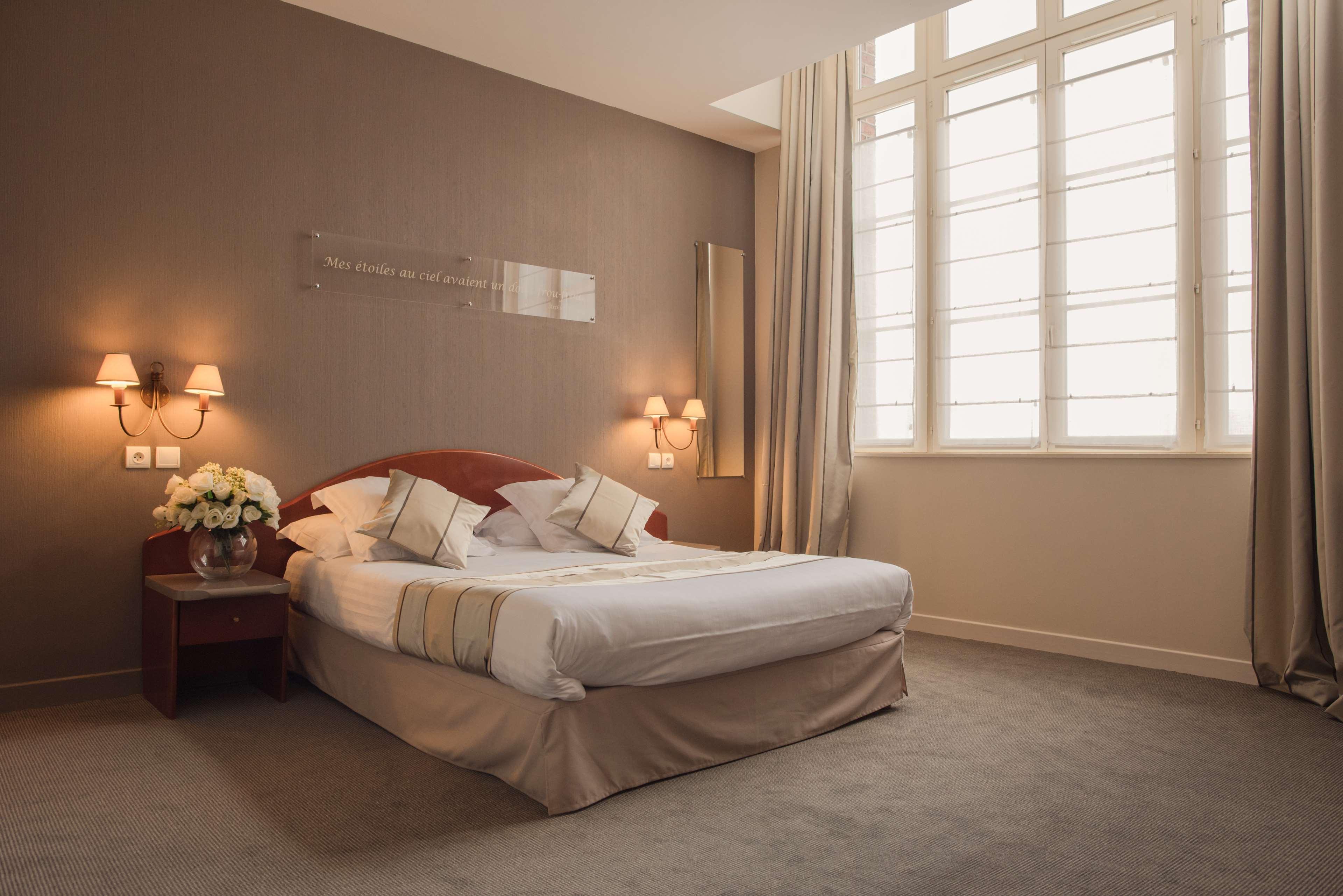 Double Queen Bed Non Smoking