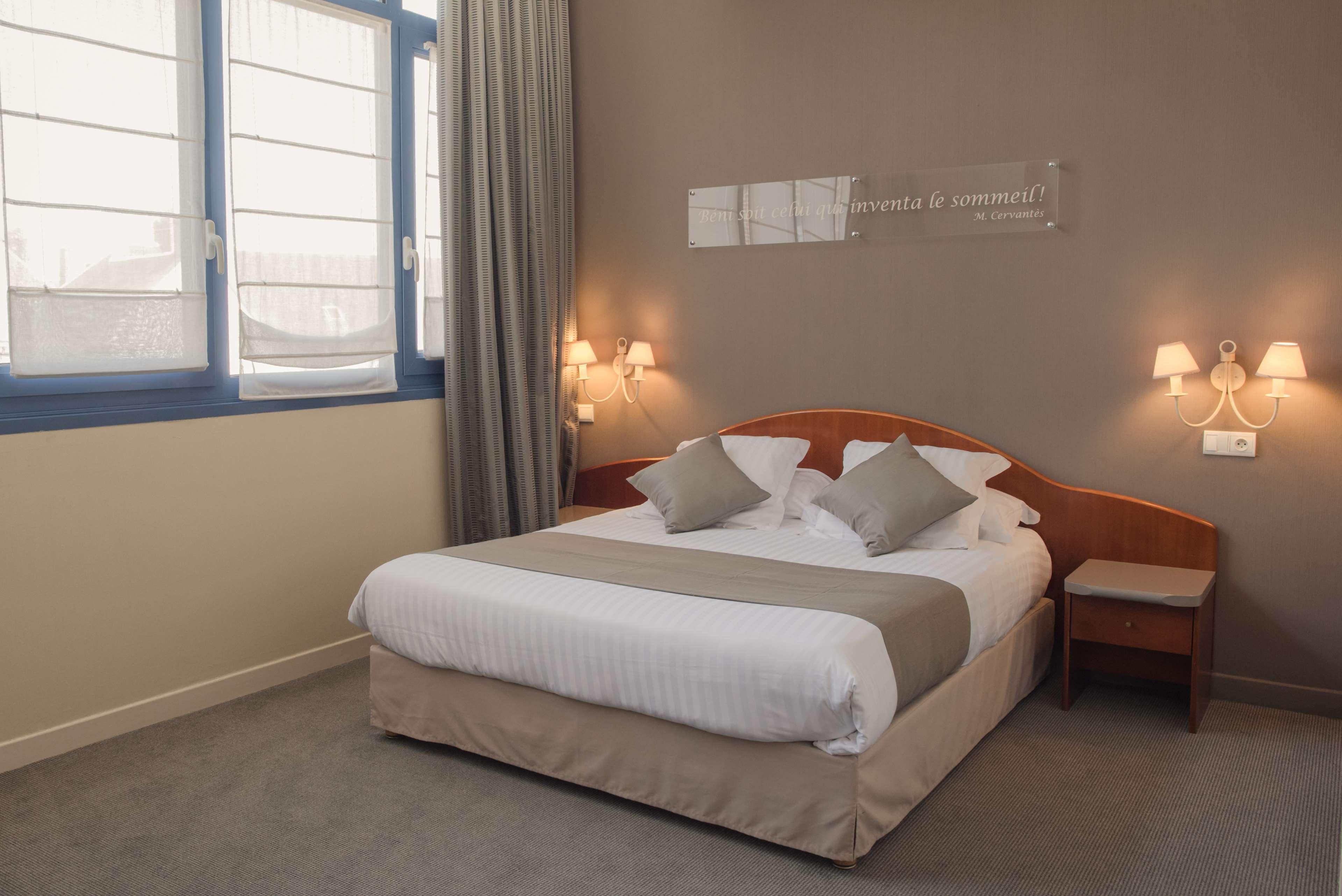 Double Queen Bed Non Smoking