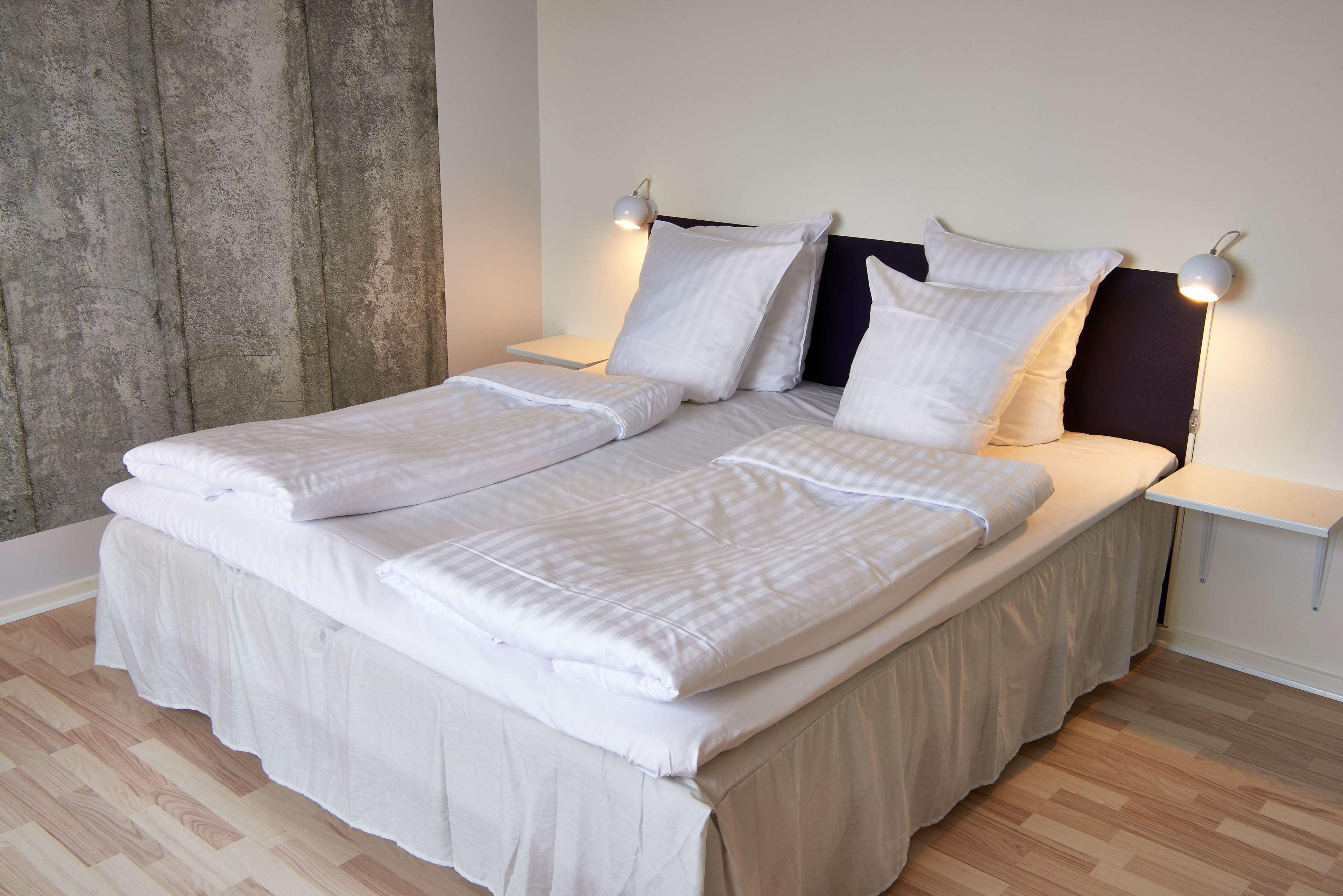 Room Business King Bed