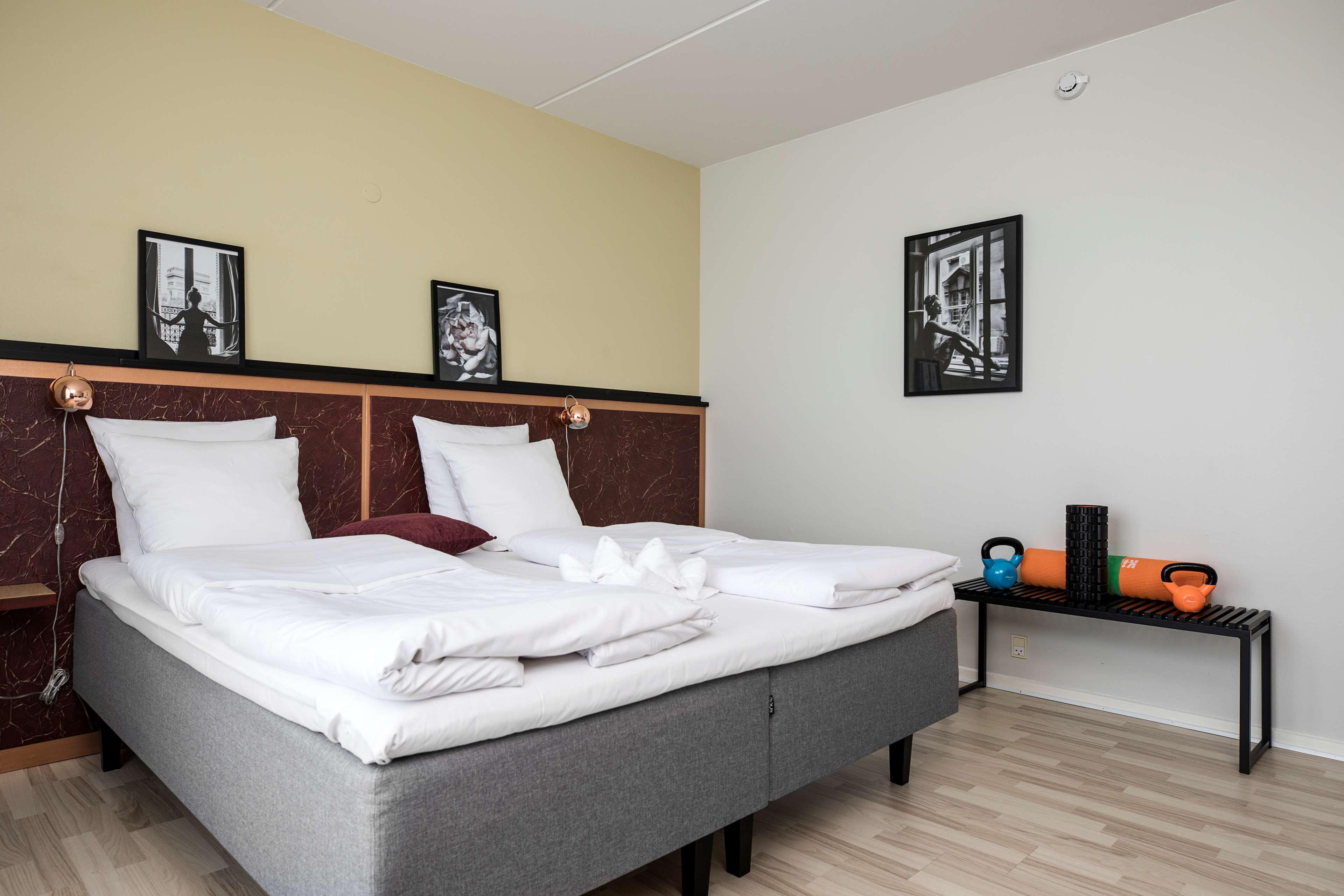 Room Business King Bed