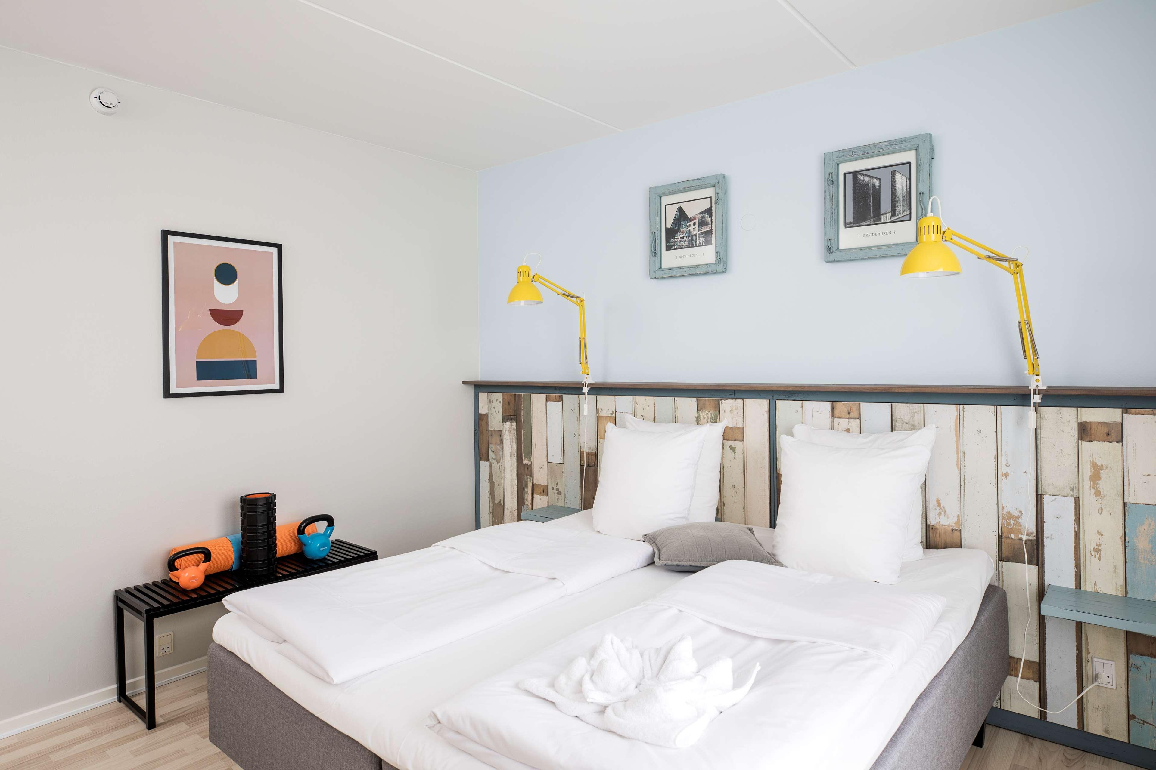 Room Business King Bed