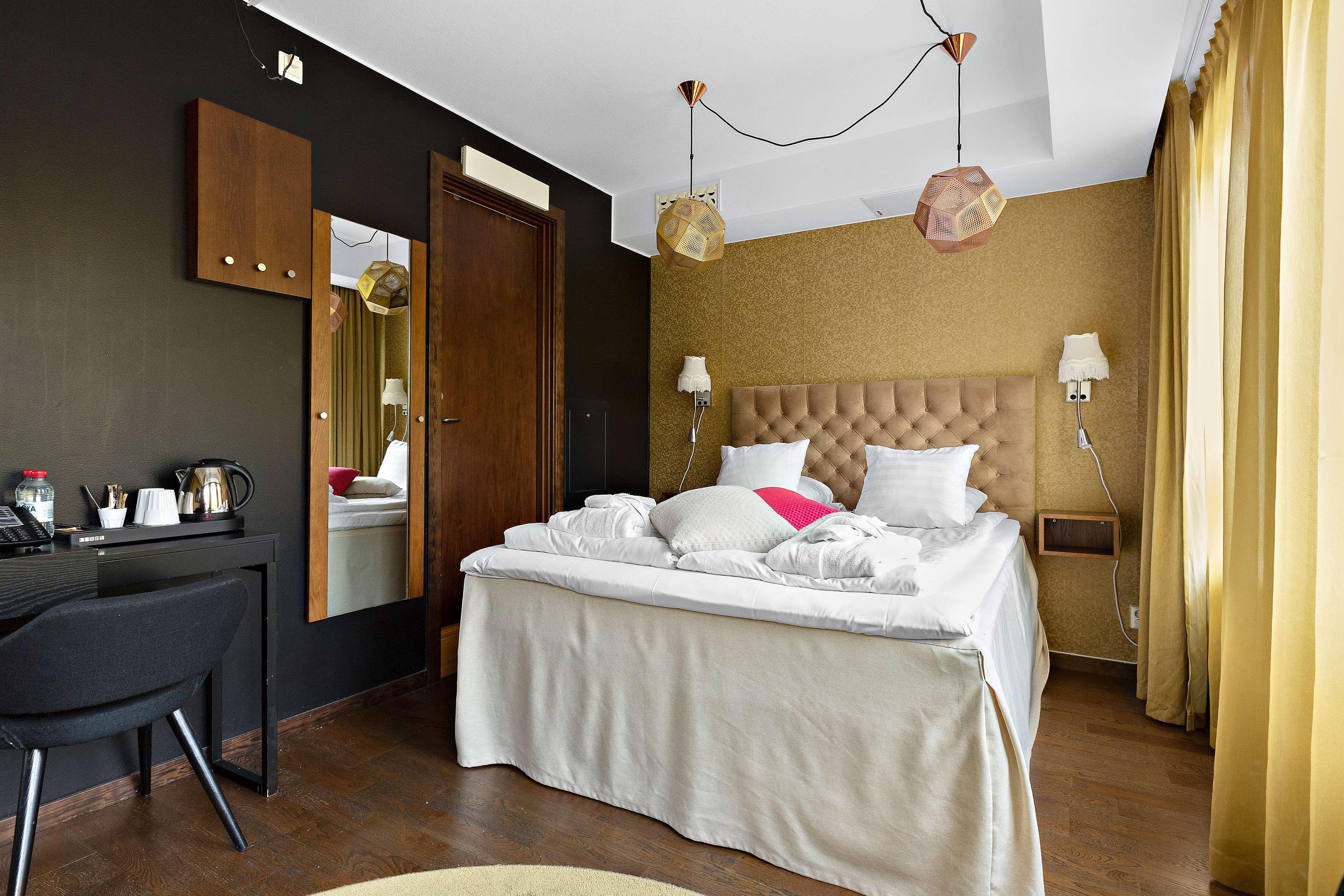 Suite Deluxe King Bed