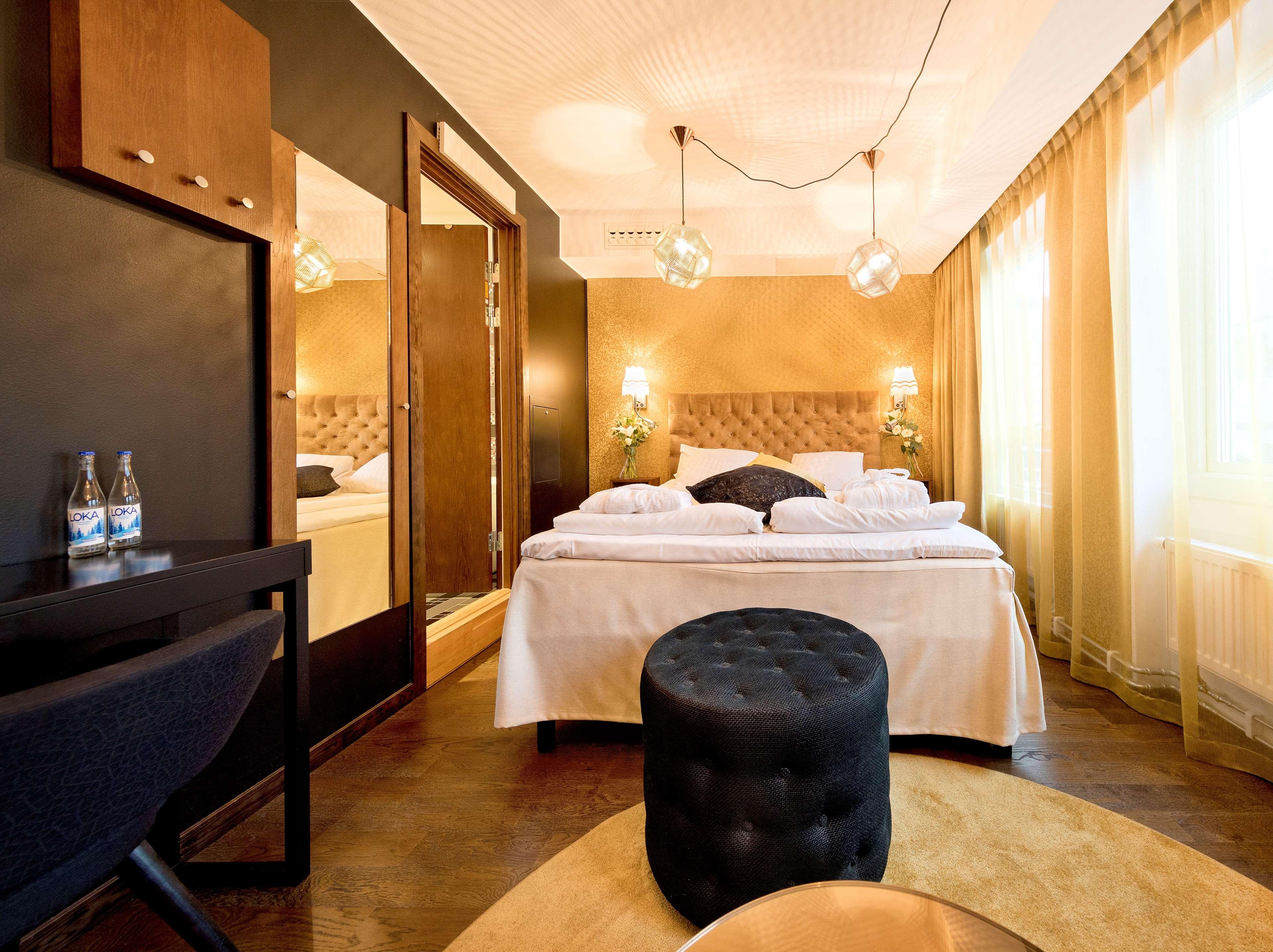 Suite Deluxe King Bed