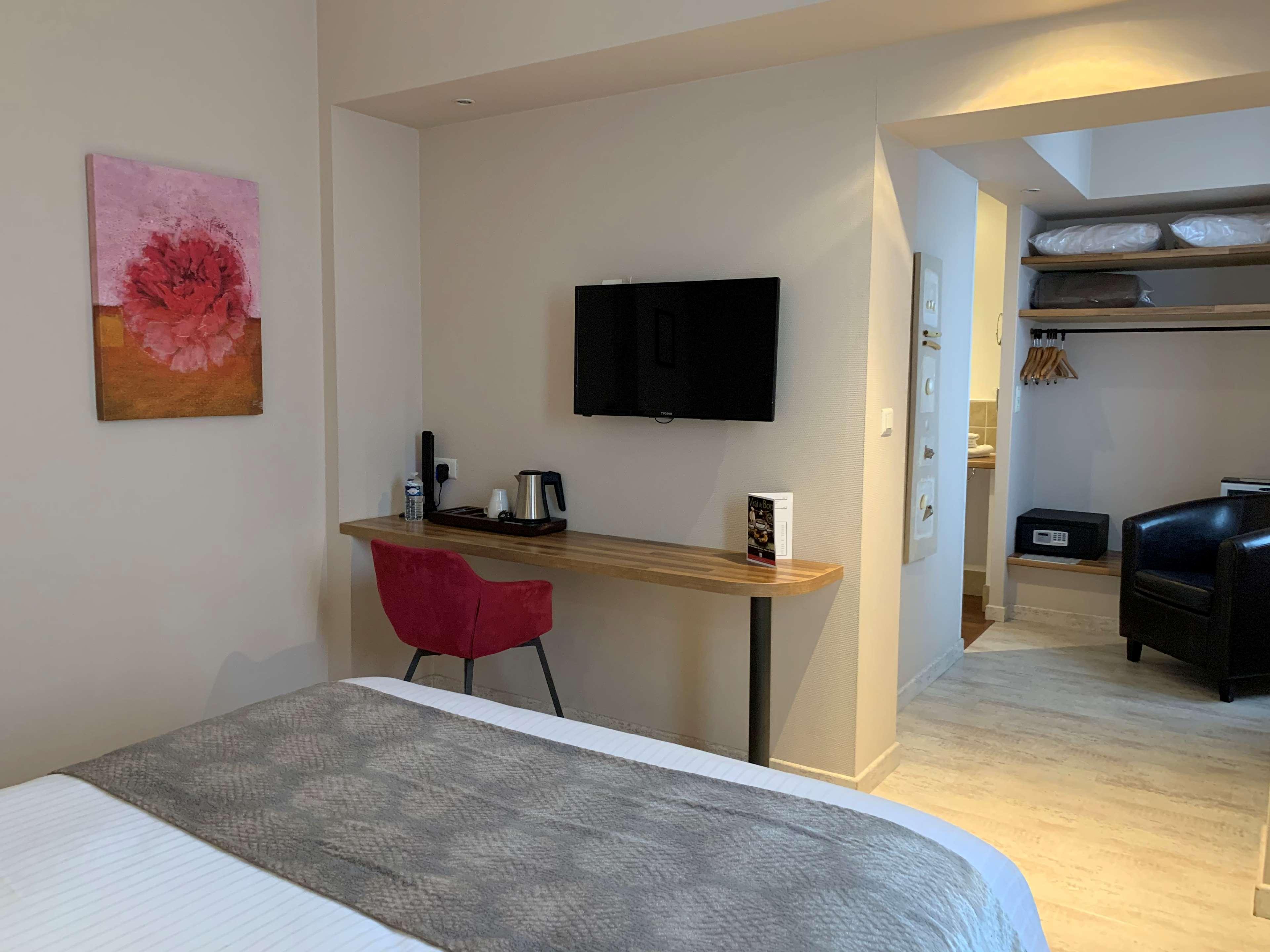 Double Deluxe King Bed