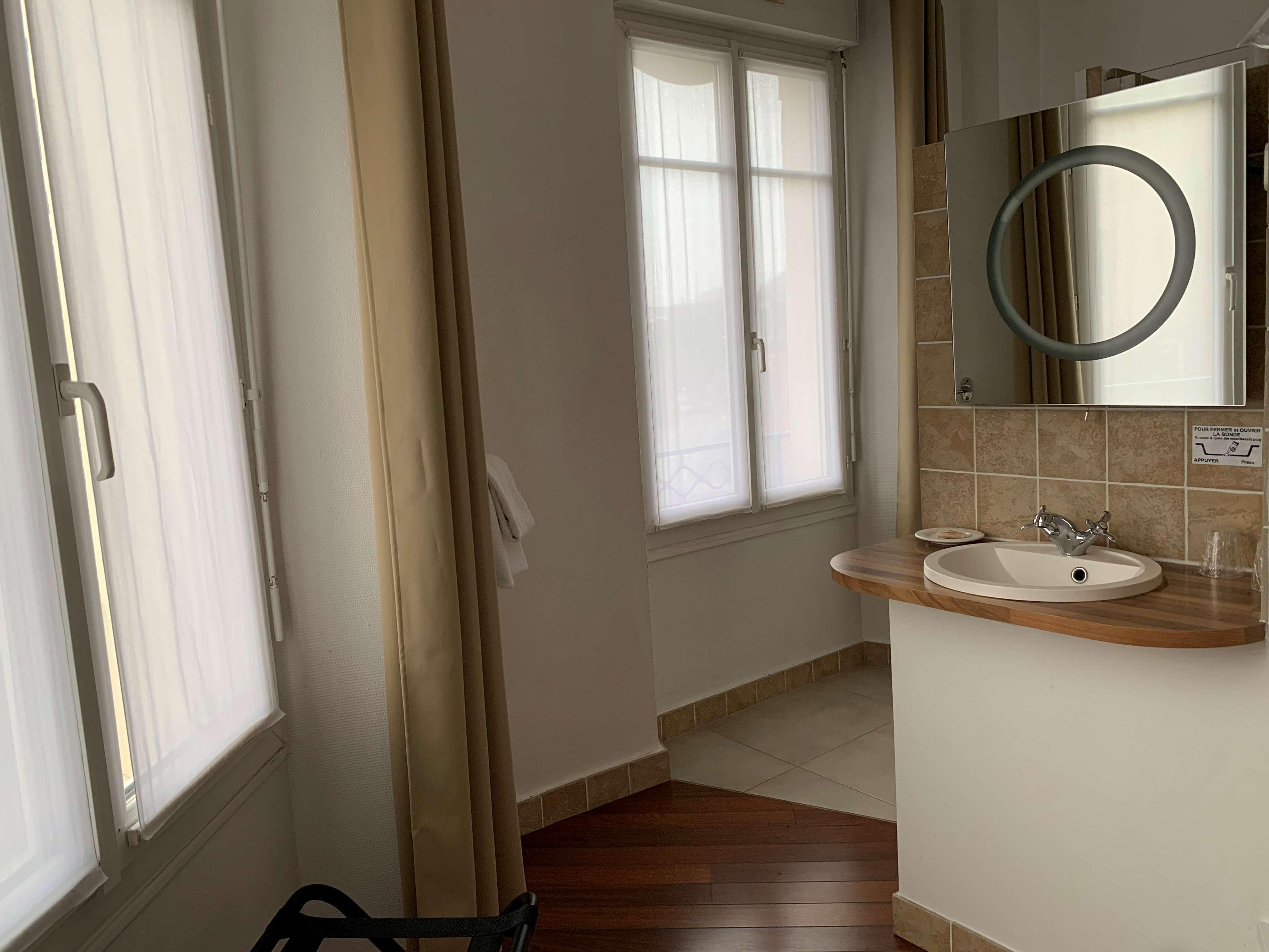 Double Deluxe King Bed