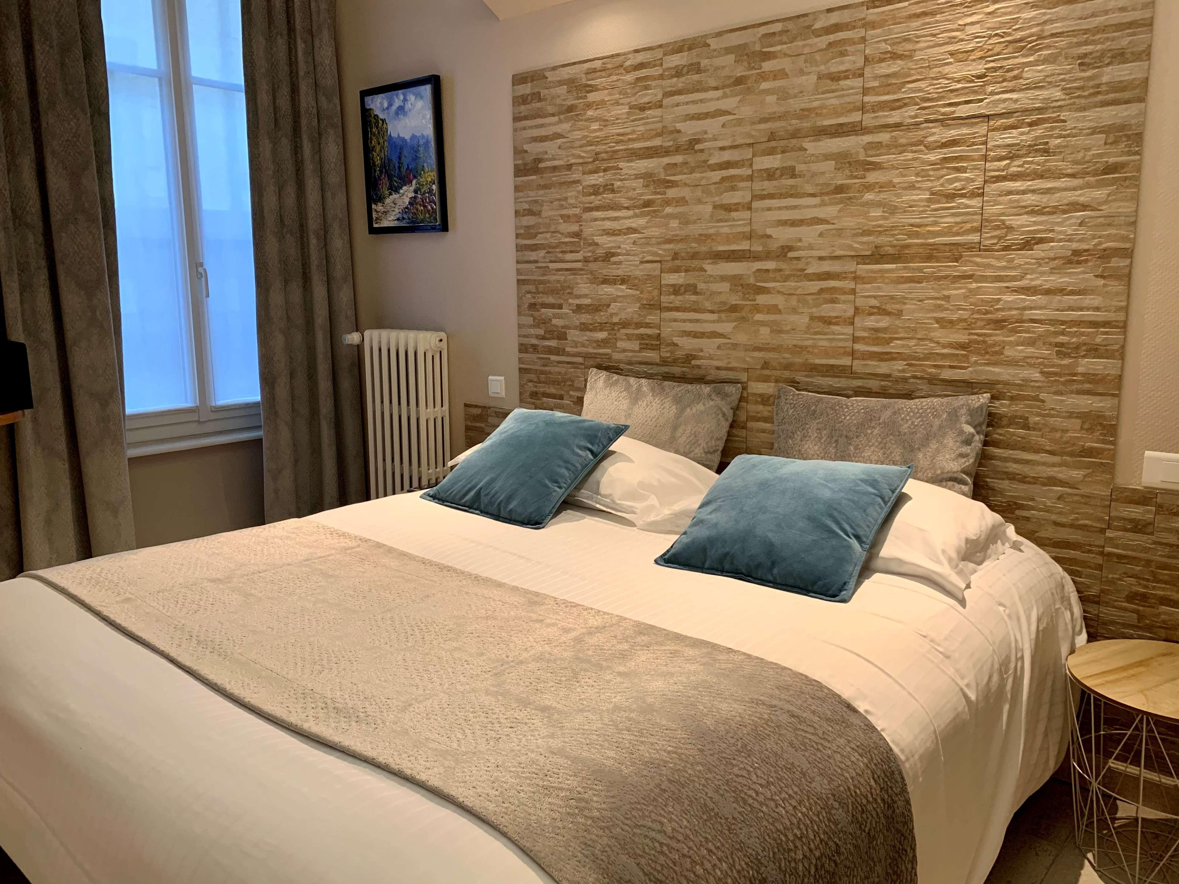 Double Queen Size Bed