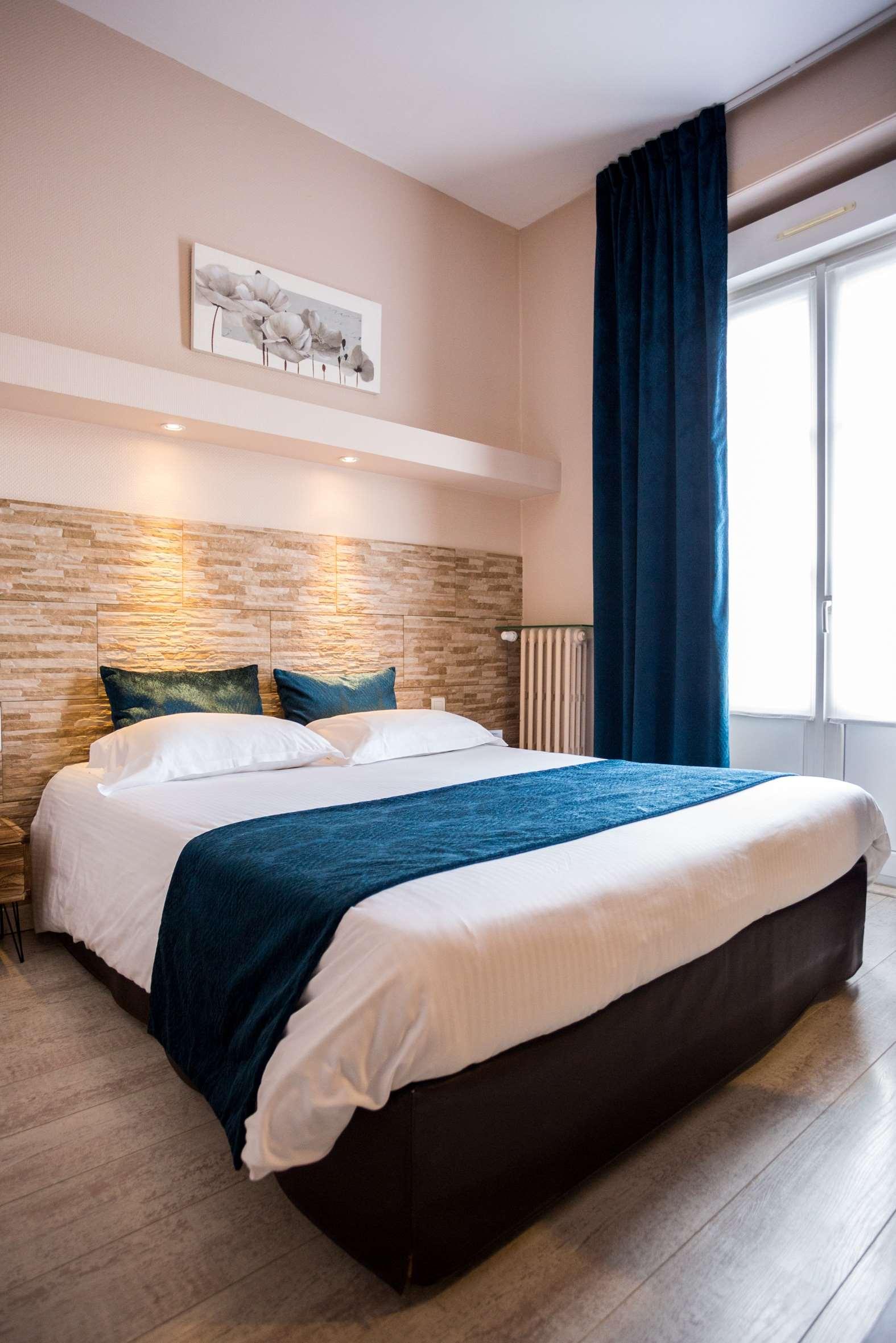 Double Queen Size Bed