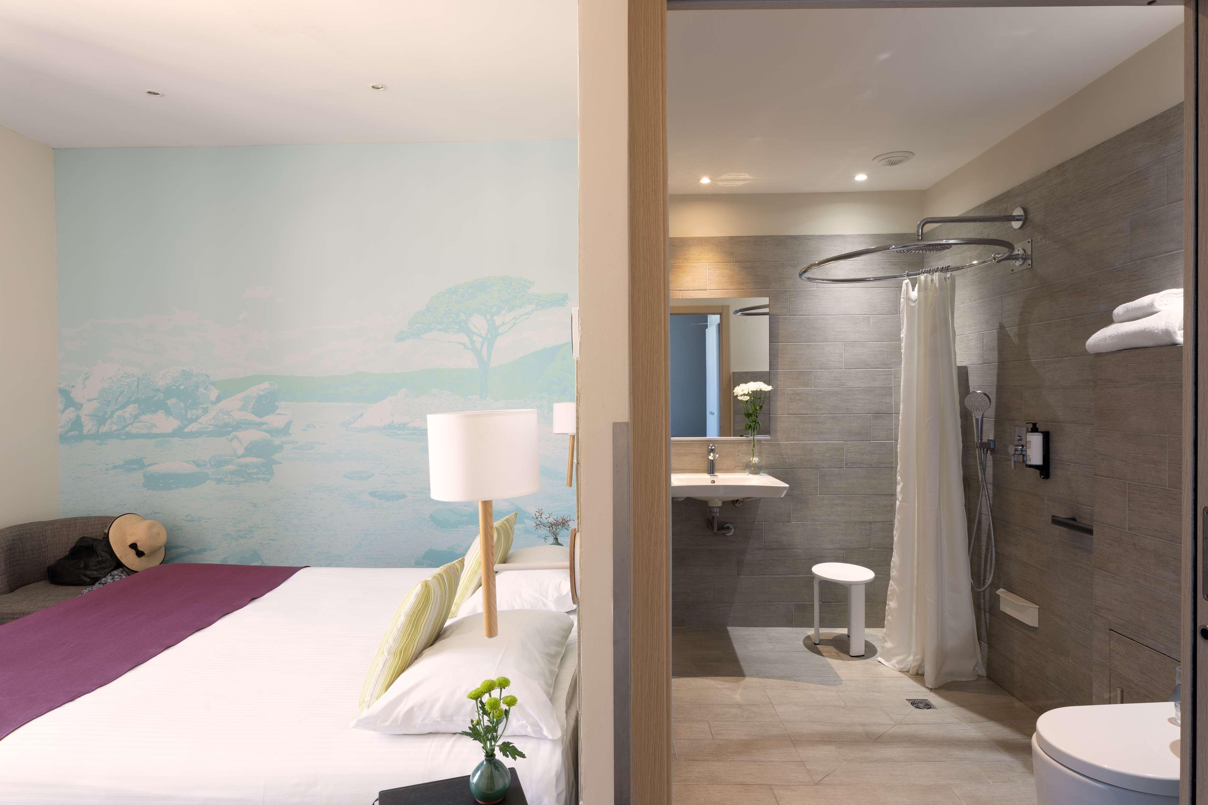 Double Queen Size Bed