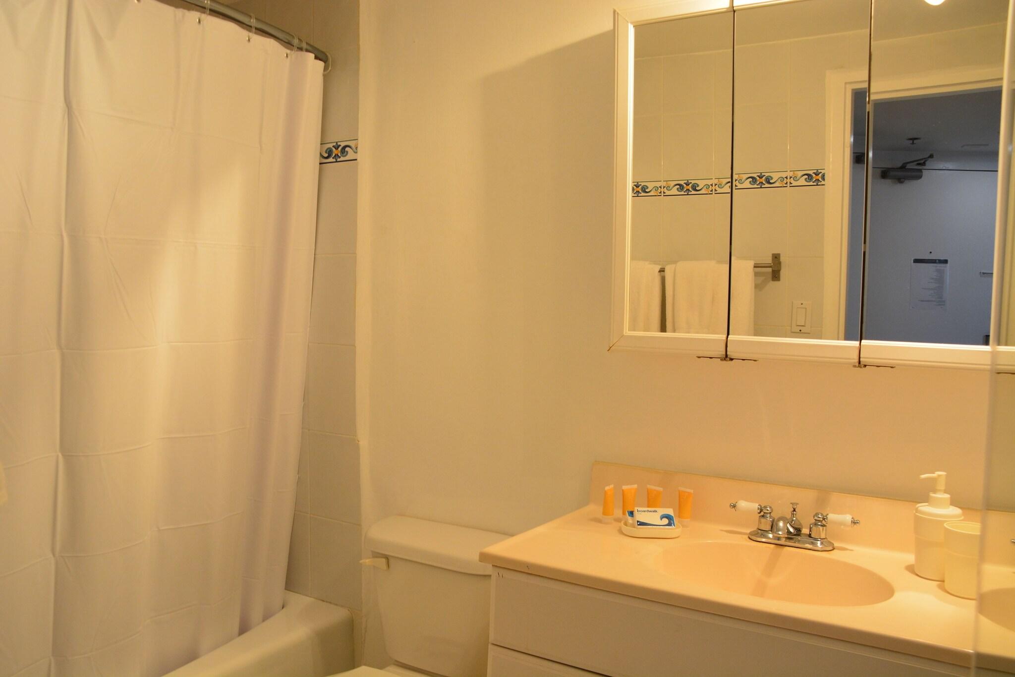 Studio Ocean View Queen Bed