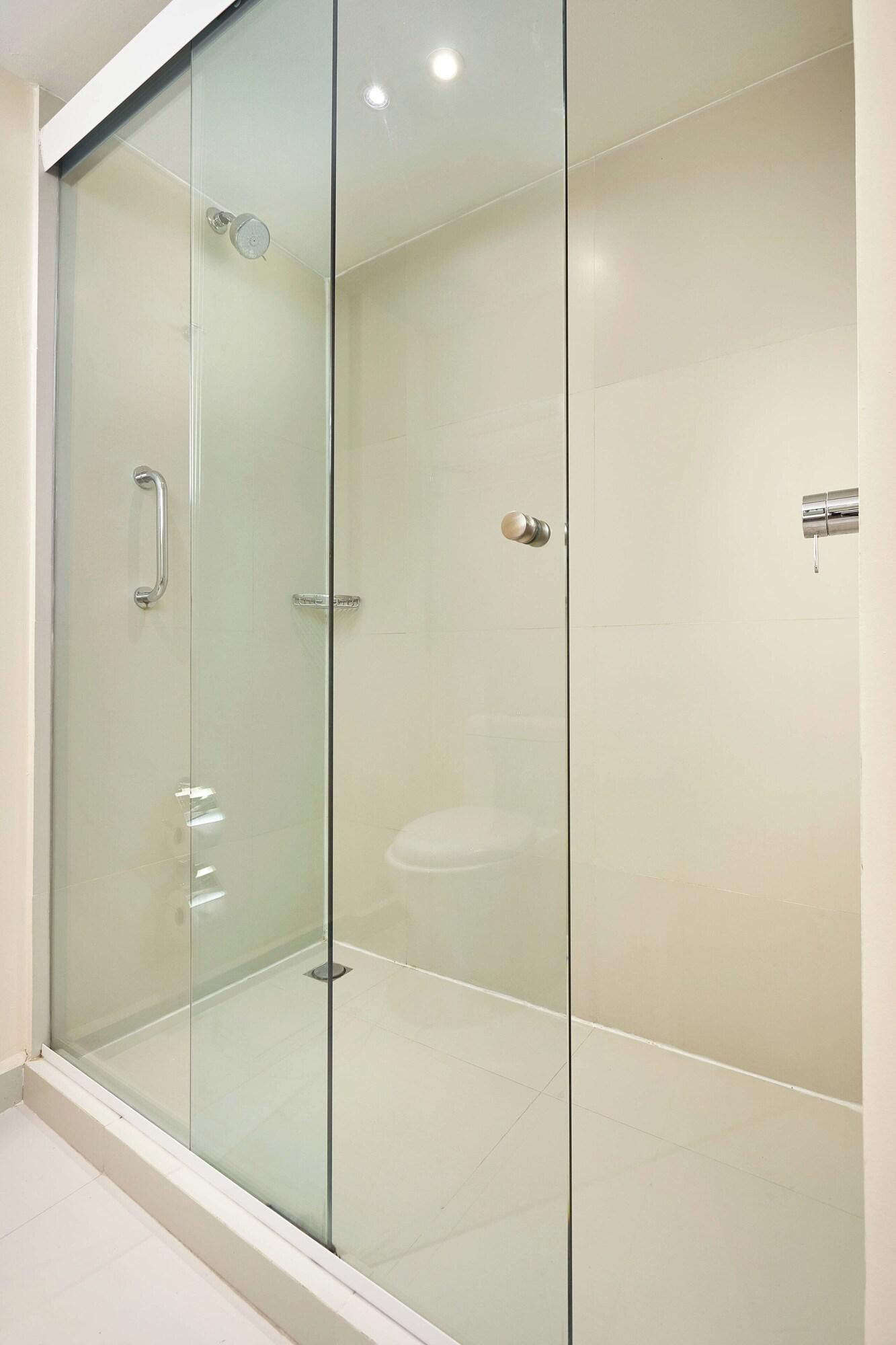 Studio City View King Bed