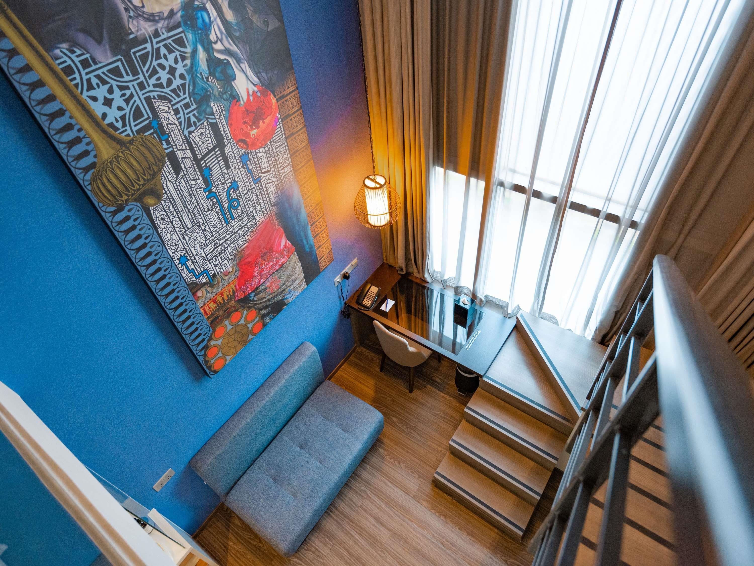 Double Queen Size Bed