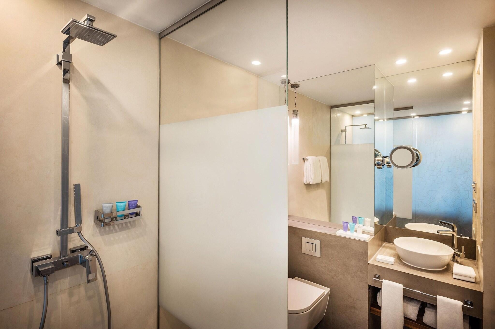 Quadruple Smoking with Views