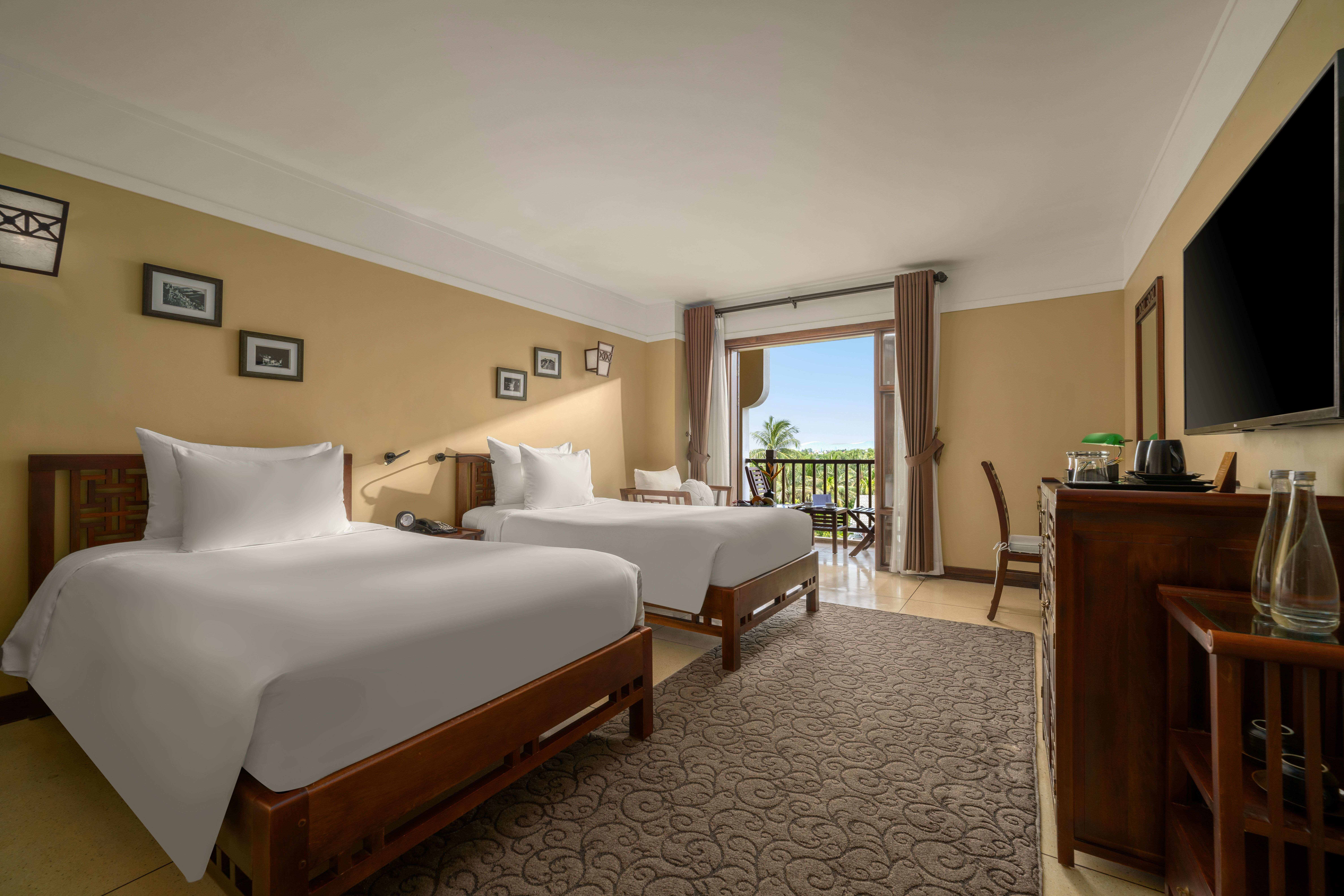 Twin Deluxe with Balcony