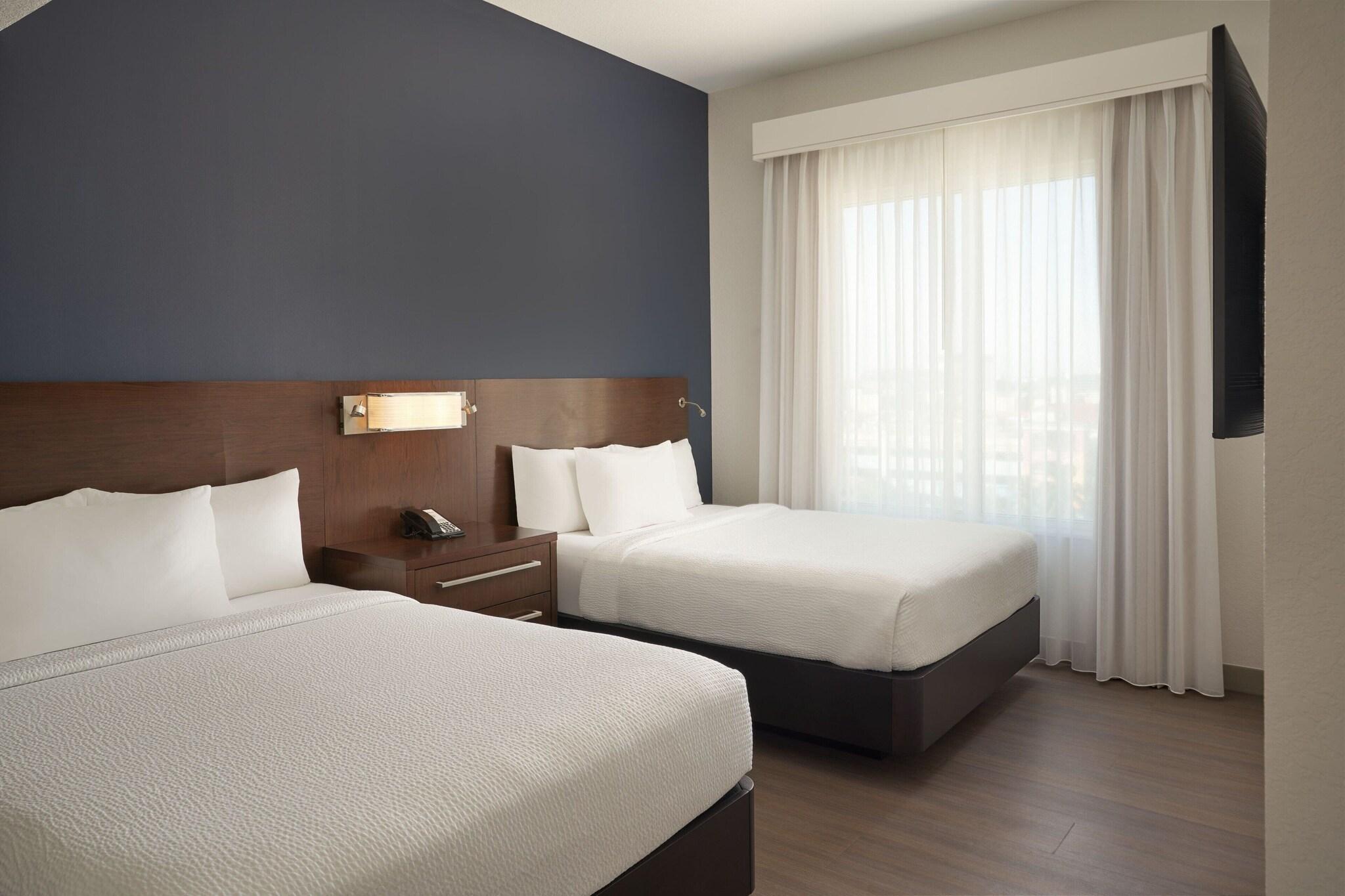 Suite Two Queen Beds One Bedroom