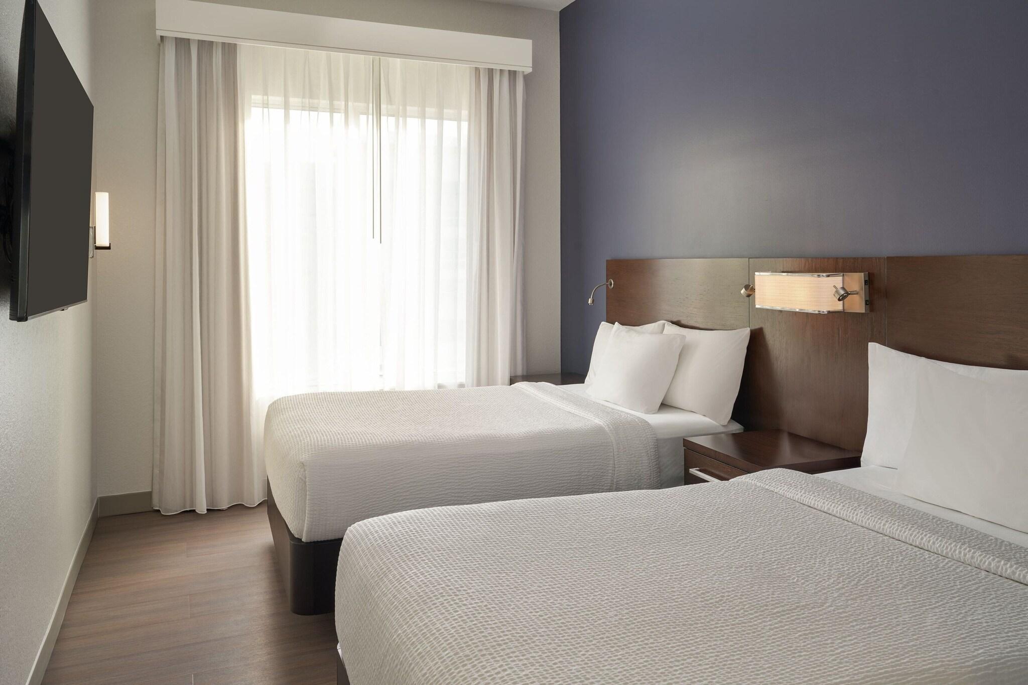 Suite Two Queen Beds One Bedroom