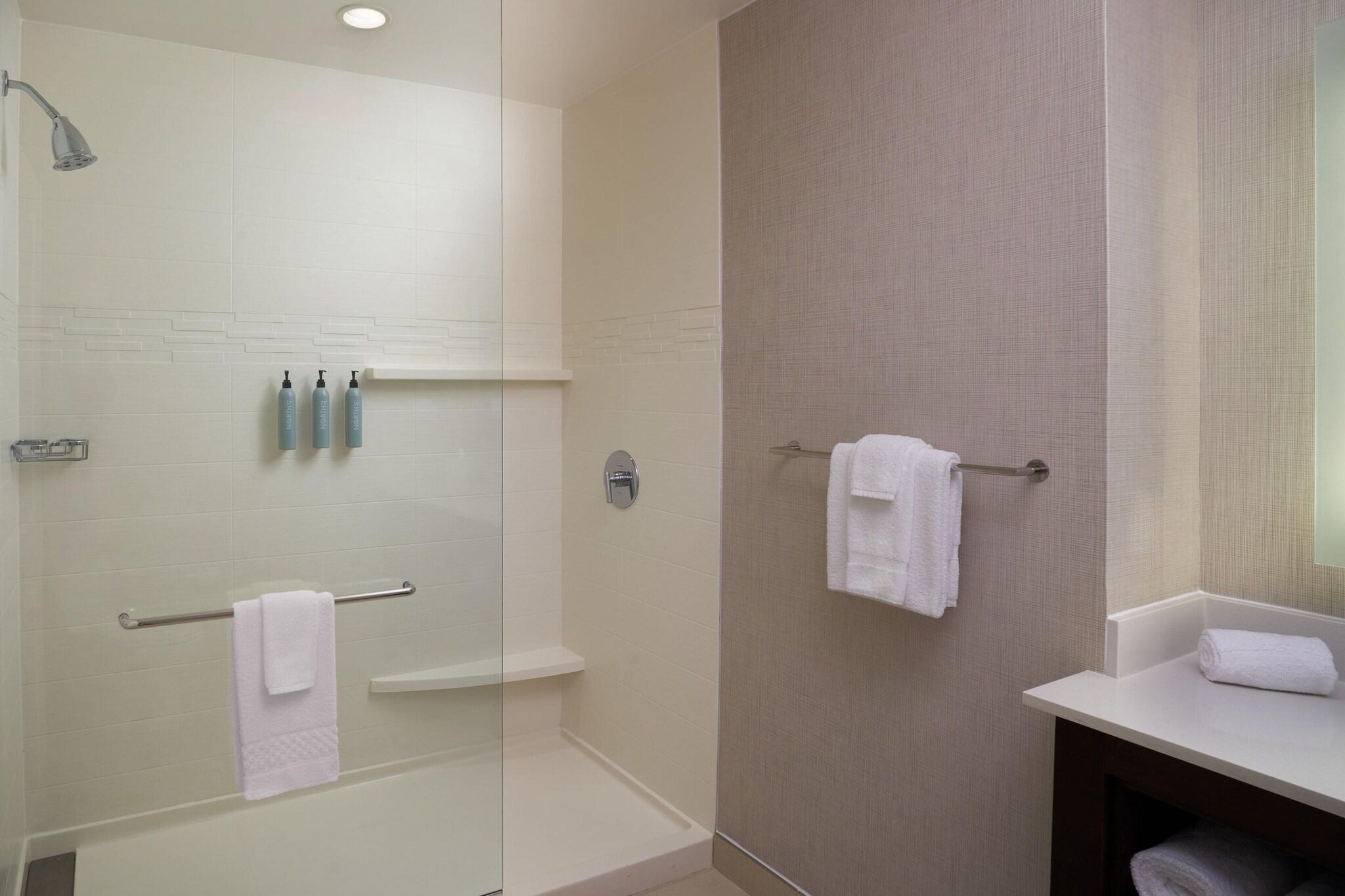 Suite Two Queen Beds One Bedroom