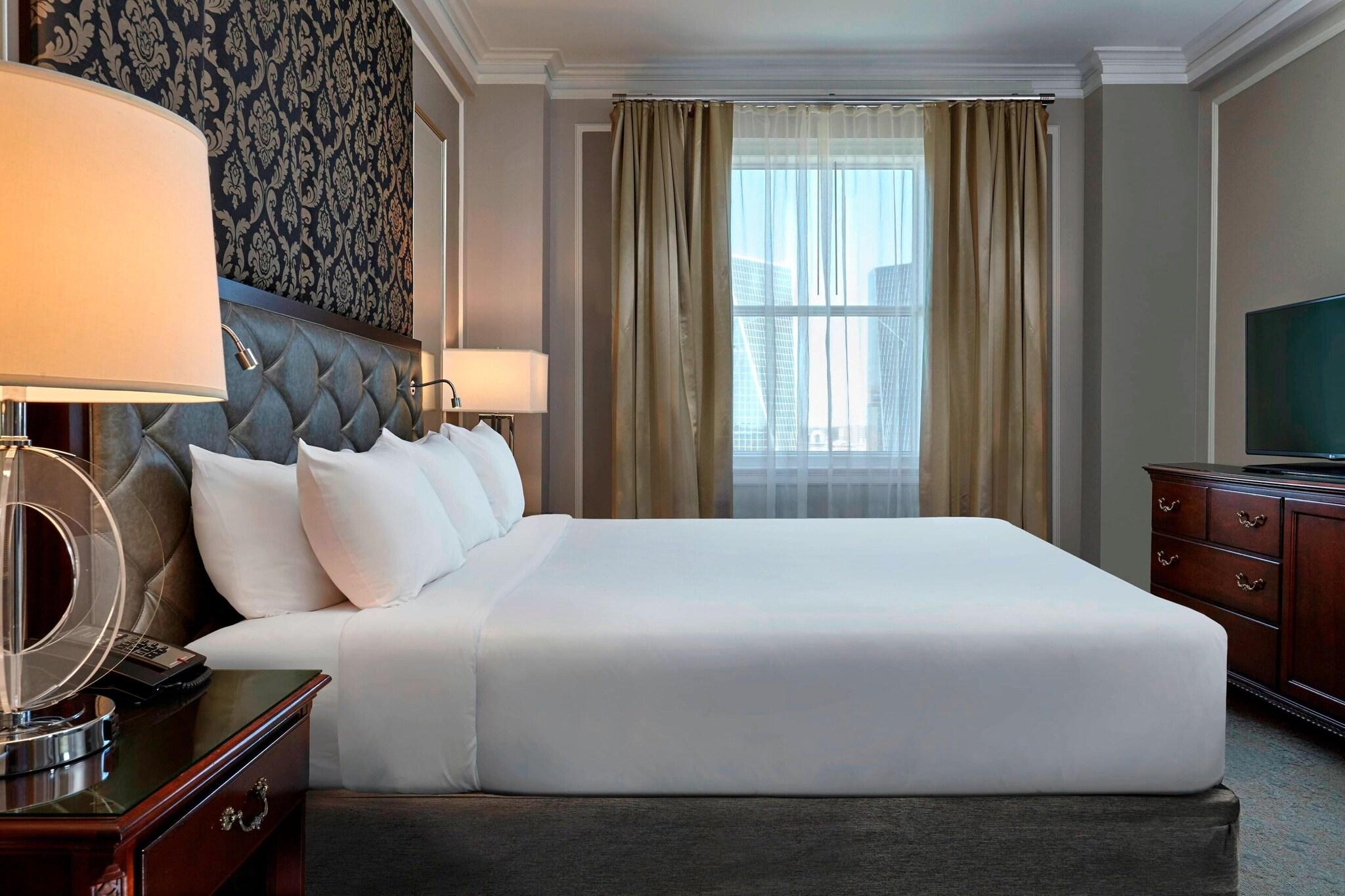 Suite Deluxe King Bed