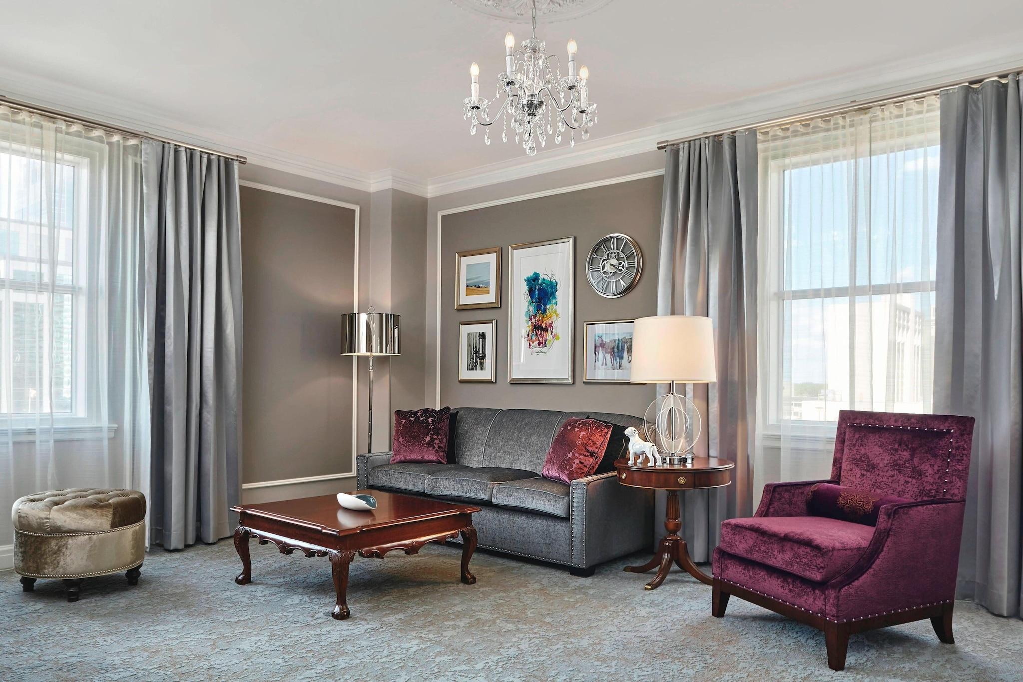 Suite Deluxe King Bed