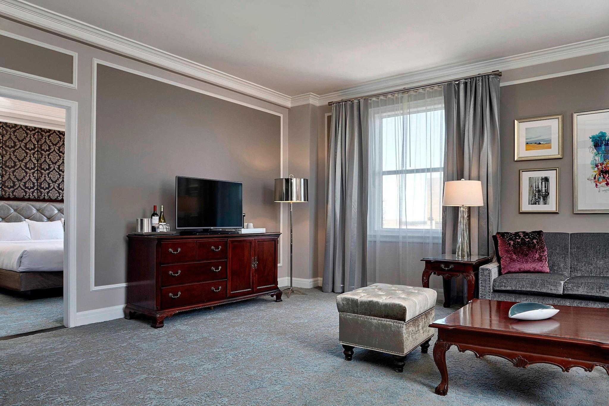 Suite Deluxe King Bed