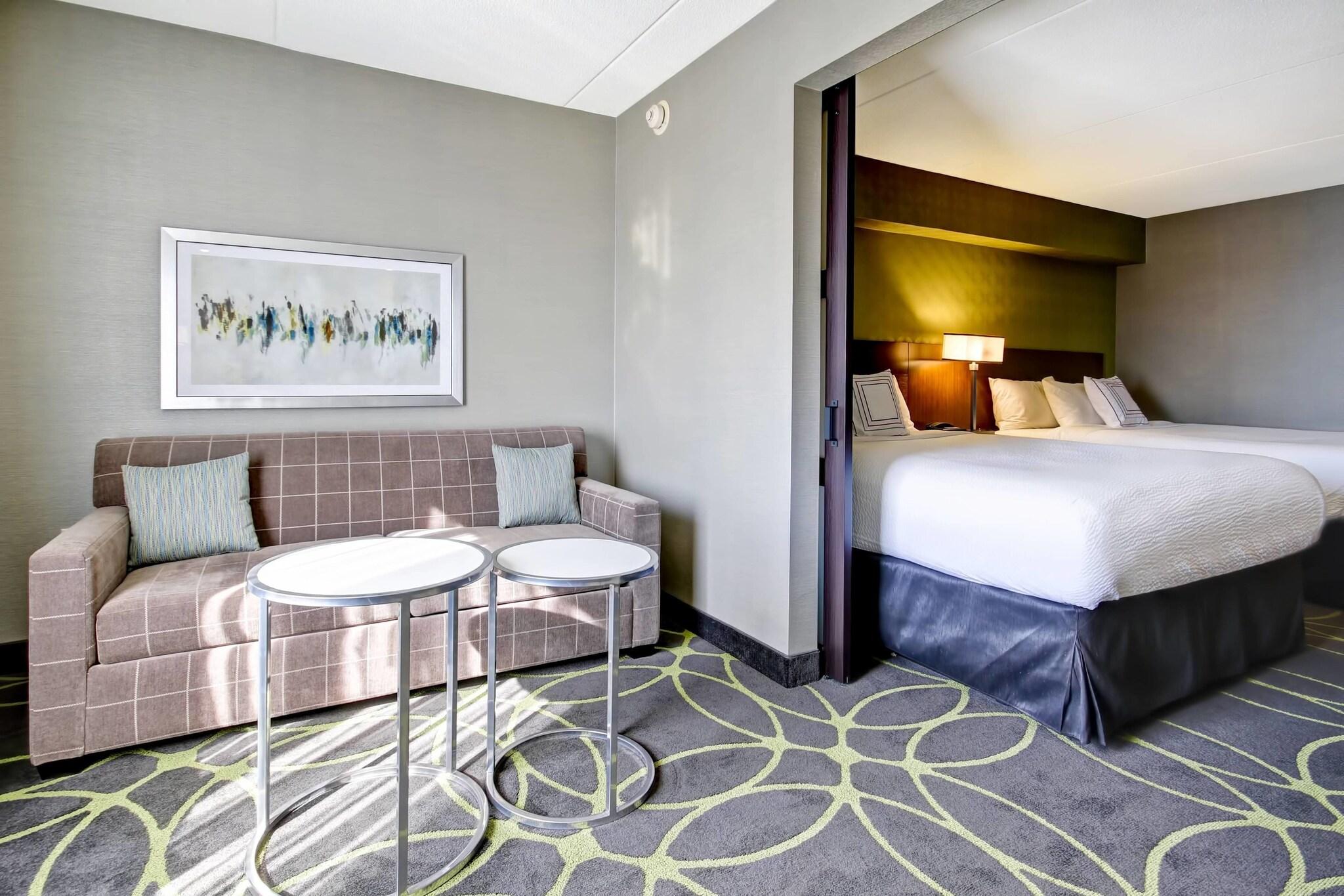 Suite Two Queen Beds One Bedroom